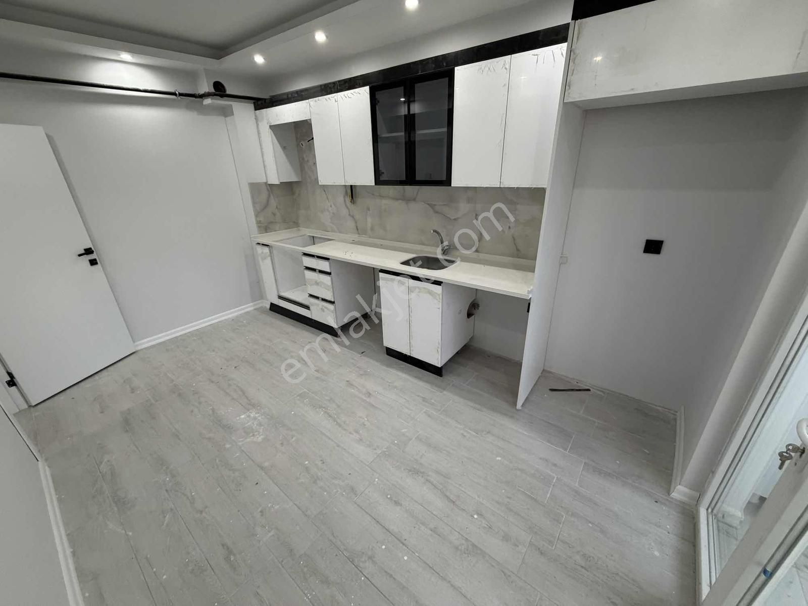 Fazelden Gazi Yakup Satar Ve Derman Cad. Yakını Köşe 2+1 - Görsel 7