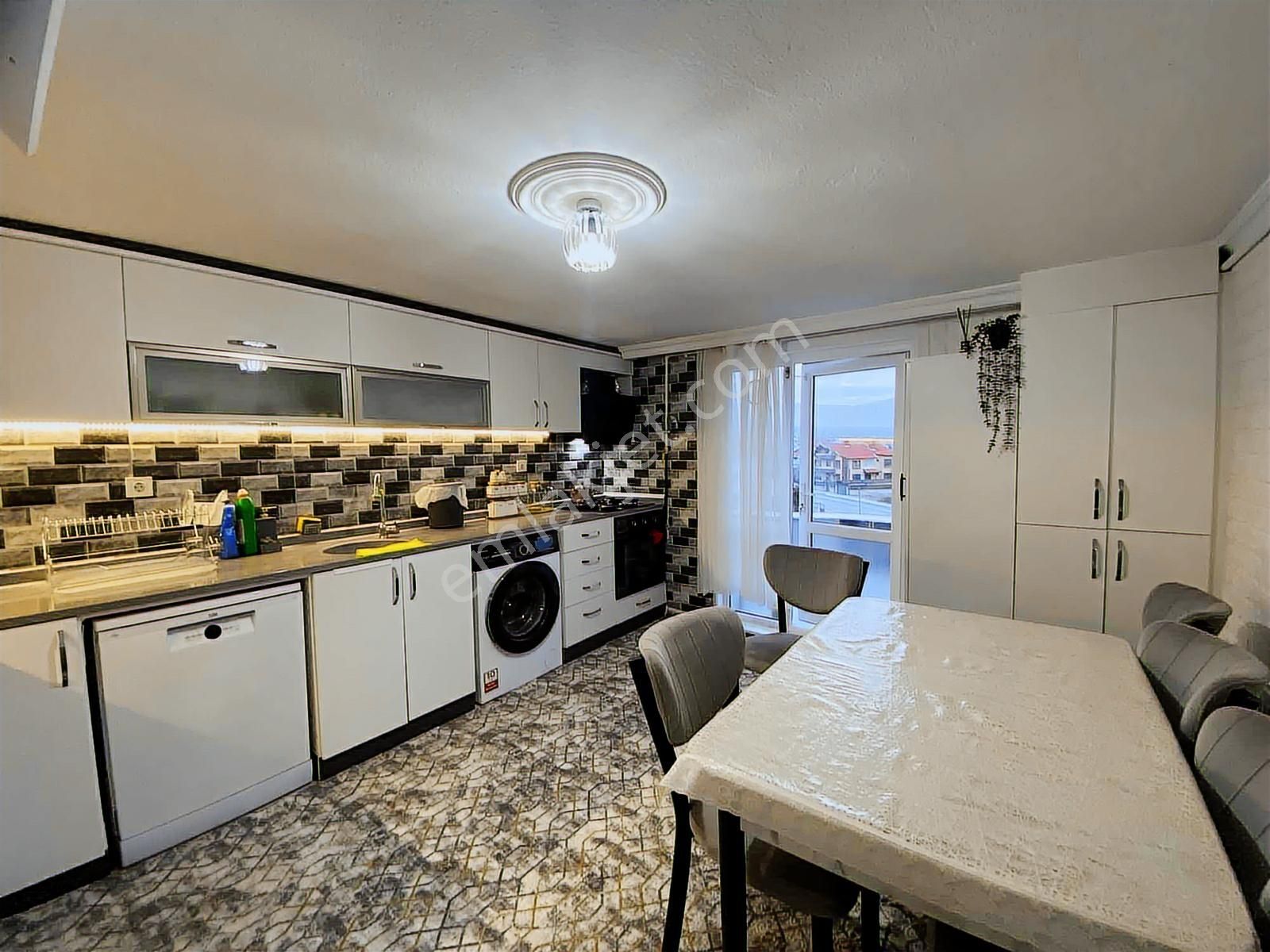 Korcan Caddesi Üzeri 4 Cepheli Full Yapılı 3+1 Satılık Daire - Görsel 16