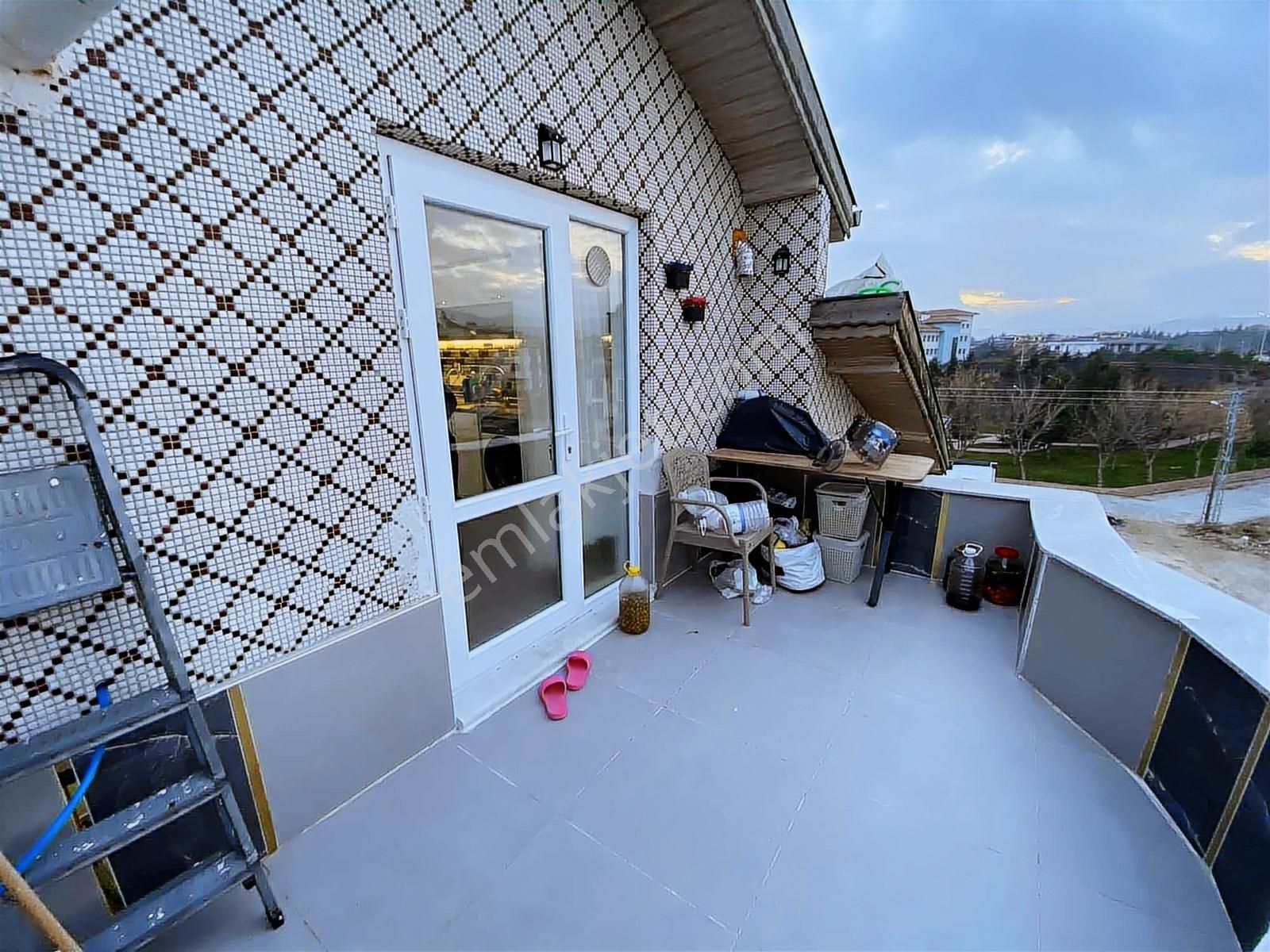 Korcan Caddesi Üzeri 4 Cepheli Full Yapılı 3+1 Satılık Daire - Görsel 7