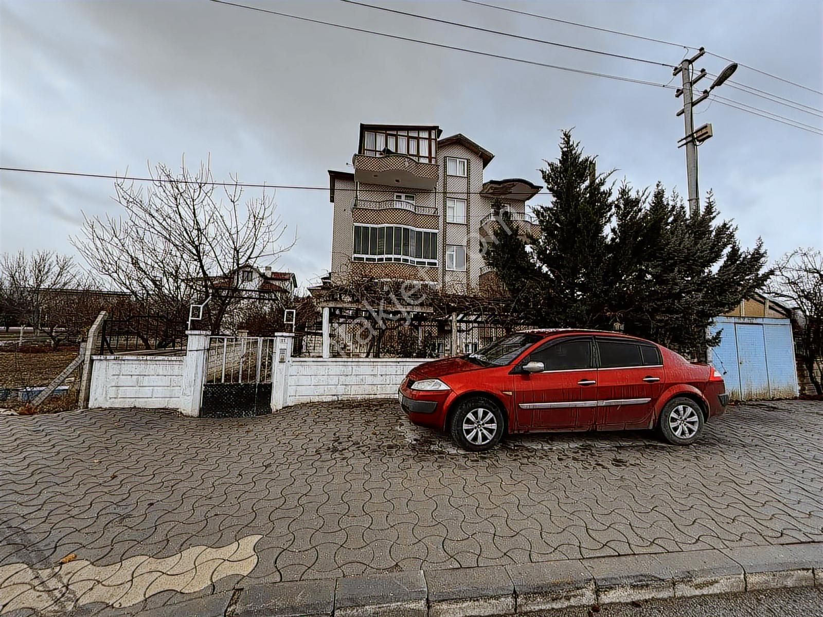 Korcan Caddesi Üzeri 4 Cepheli Full Yapılı 3+1 Satılık Daire - Görsel 3