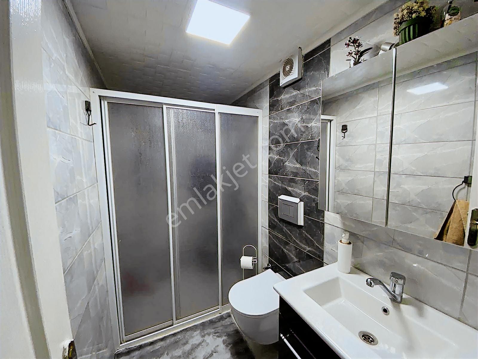 Korcan Caddesi Üzeri 4 Cepheli Full Yapılı 3+1 Satılık Daire - Görsel 15