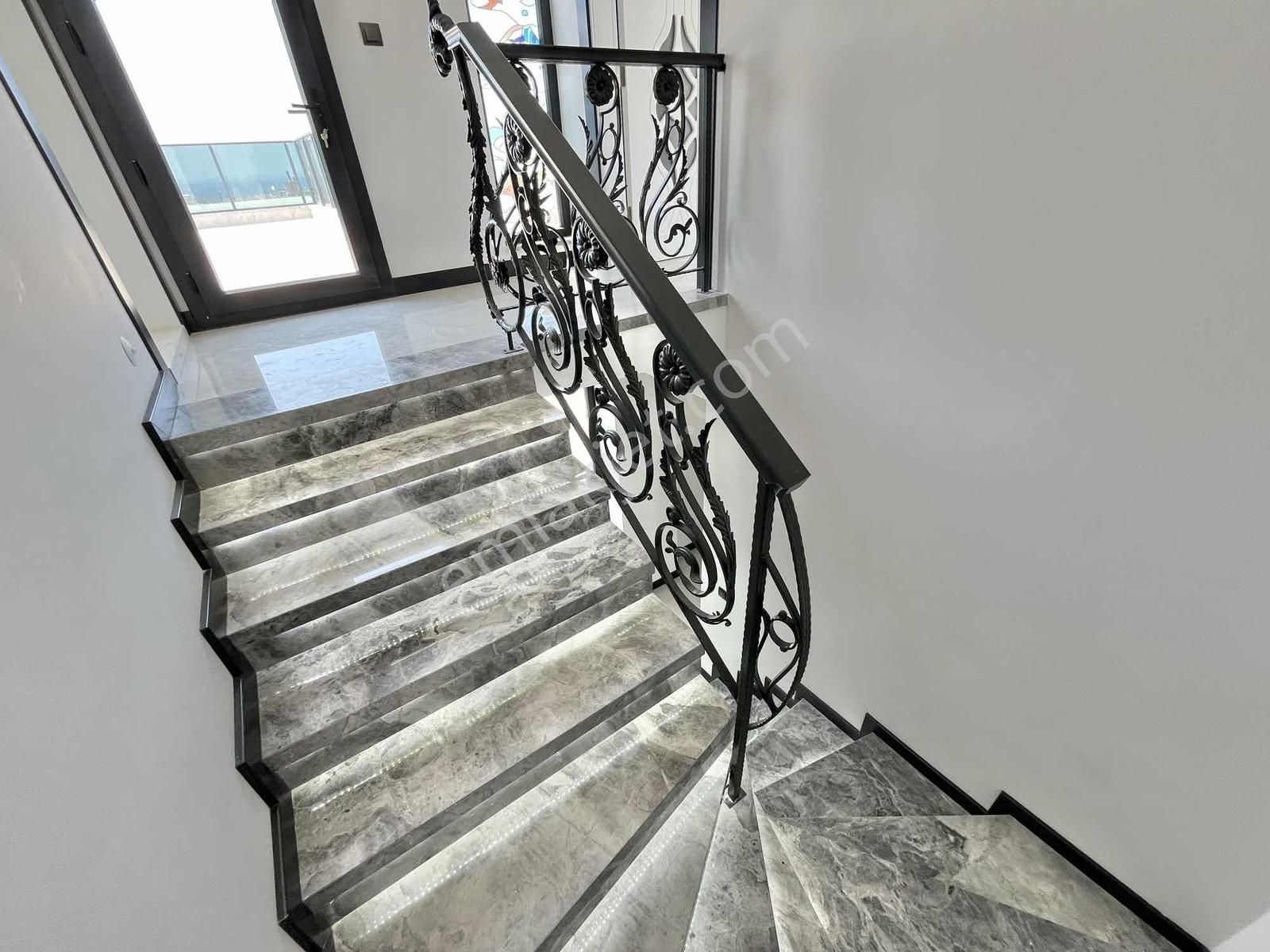 Onur Yıldırımdan Havuzlu Tam Bağımsız Deniz Manzaralı 5+1 Villa - Görsel 4