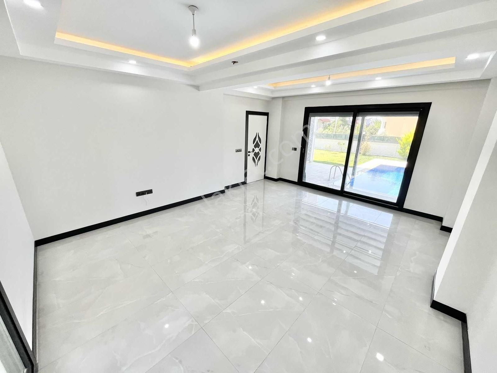 Onur Yıldırımdan Havuzlu Tam Bağımsız Deniz Manzaralı 5+1 Villa - Görsel 28