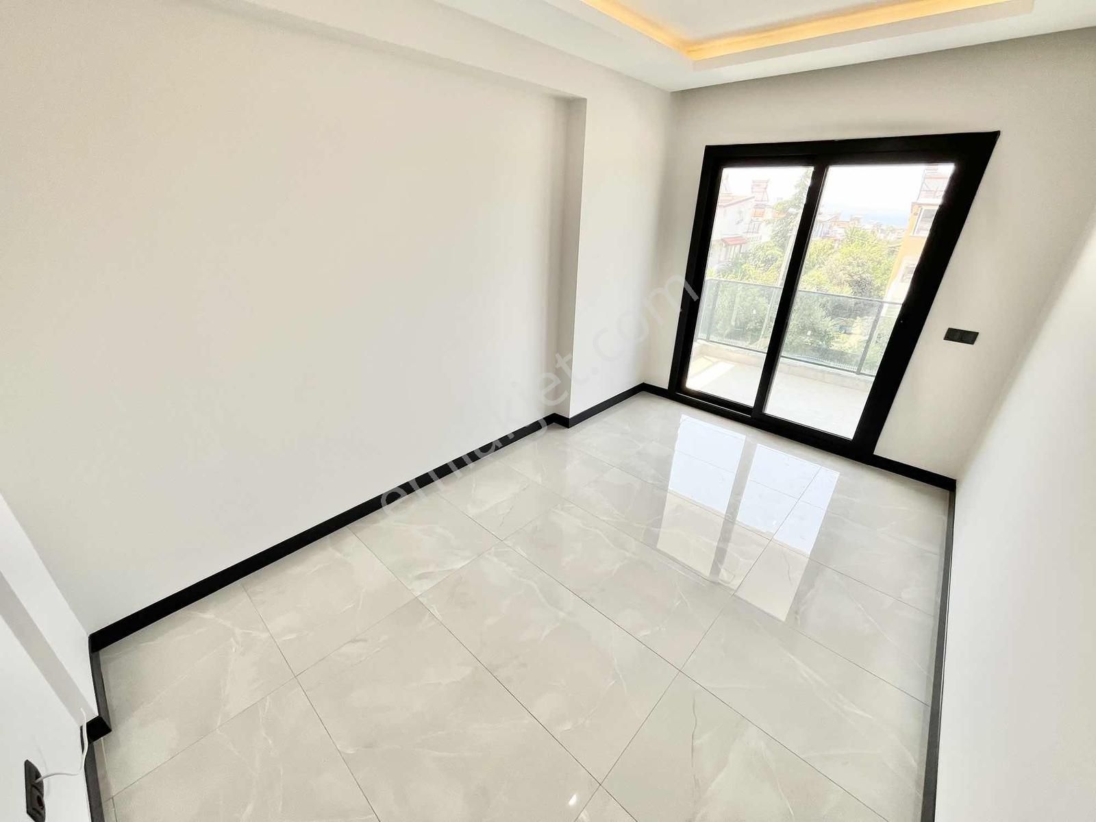 Onur Yıldırımdan Havuzlu Tam Bağımsız Deniz Manzaralı 5+1 Villa - Görsel 24