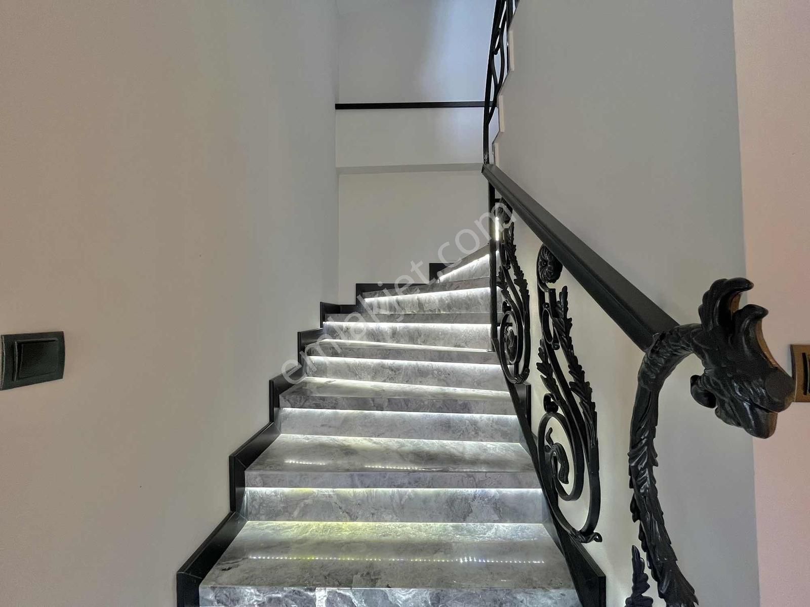 Onur Yıldırımdan Havuzlu Tam Bağımsız Deniz Manzaralı 5+1 Villa - Görsel 10