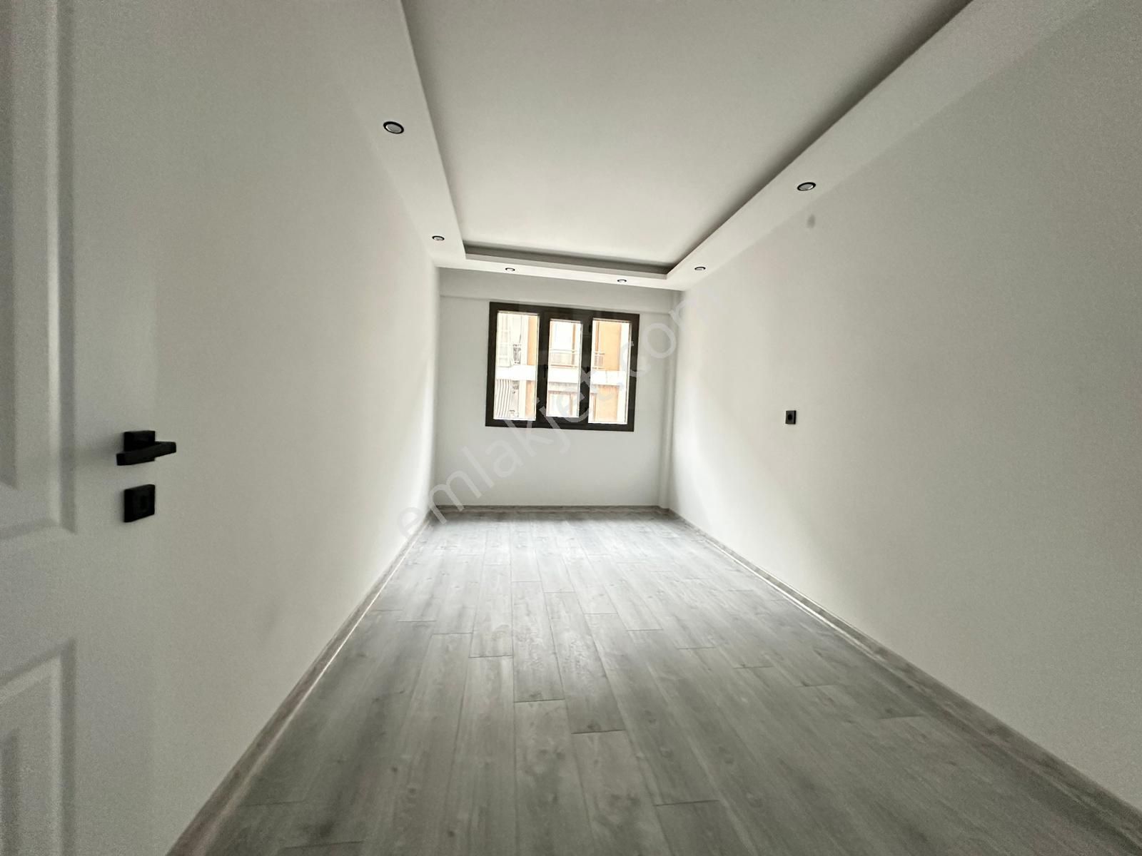 Manisa Muradiye Mah.cumhuriyet Meydanı Cvr3+1 Lüx Sıfır Arakat - Görsel 22