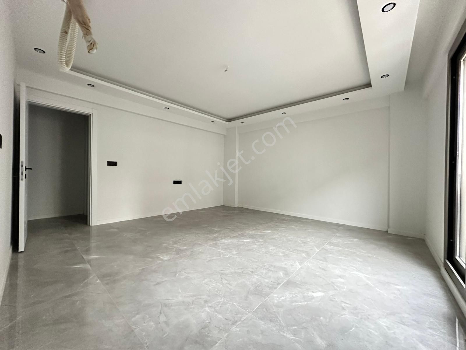 Manisa Muradiye Mah.cumhuriyet Meydanı Cvr3+1 Lüx Sıfır Arakat - Görsel 13
