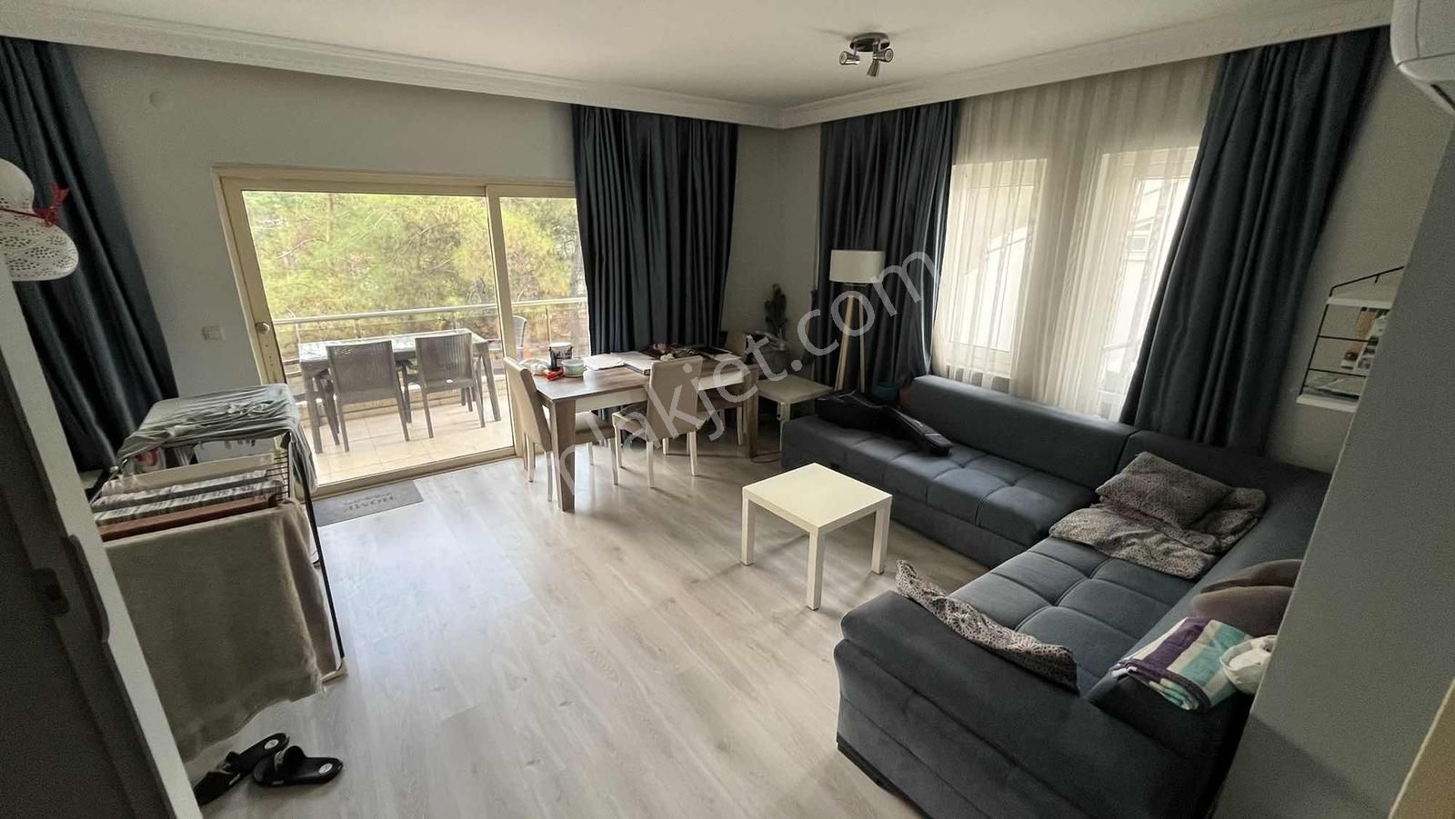 Marina Ve Çarşıya Yakın Manzaralı Bakımlı Dubleks Daire