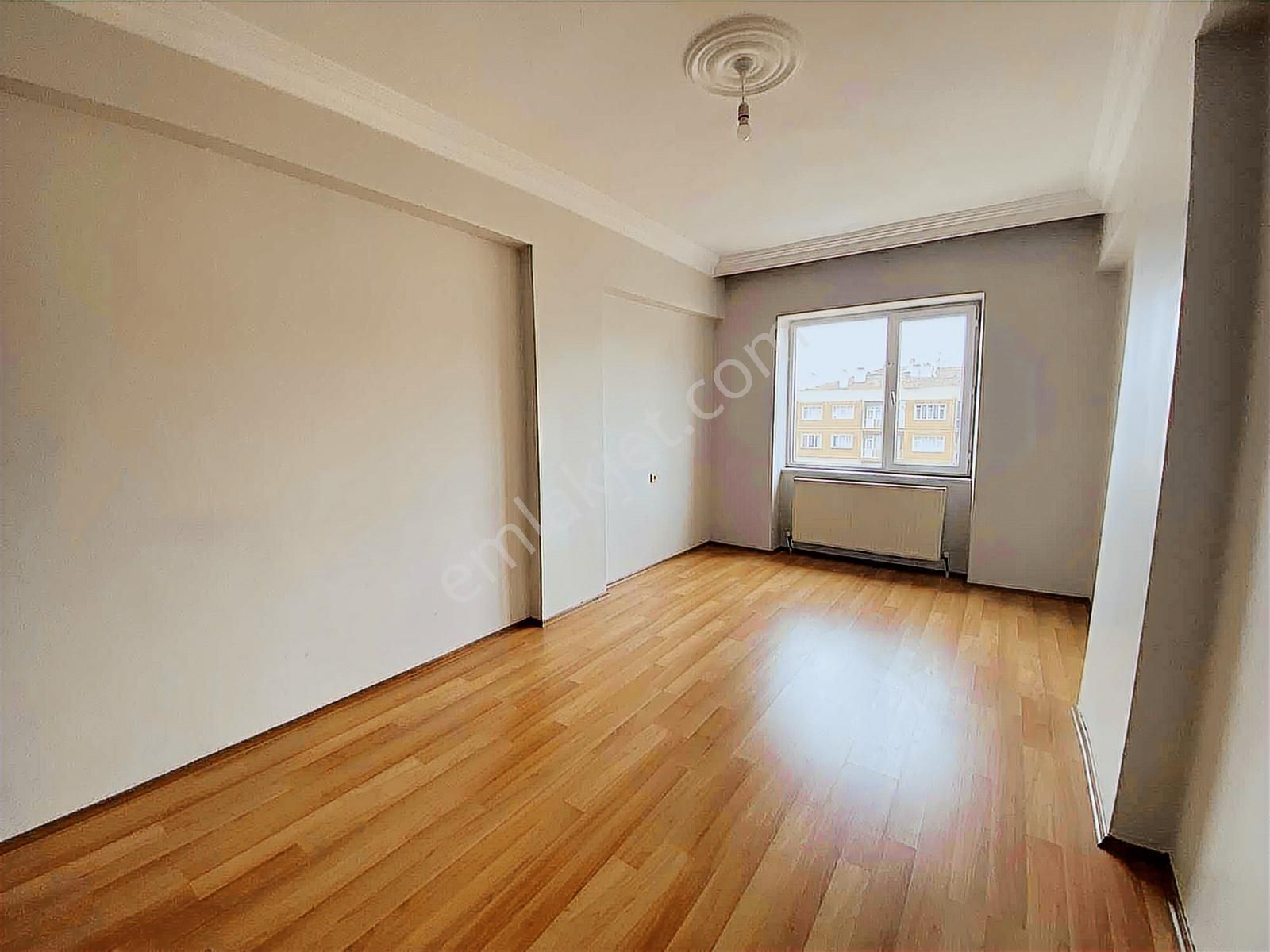 Demiryolu Caddesi Üzeri, Merkezi Konumda Geniş 3+1 Daire! - Görsel 10