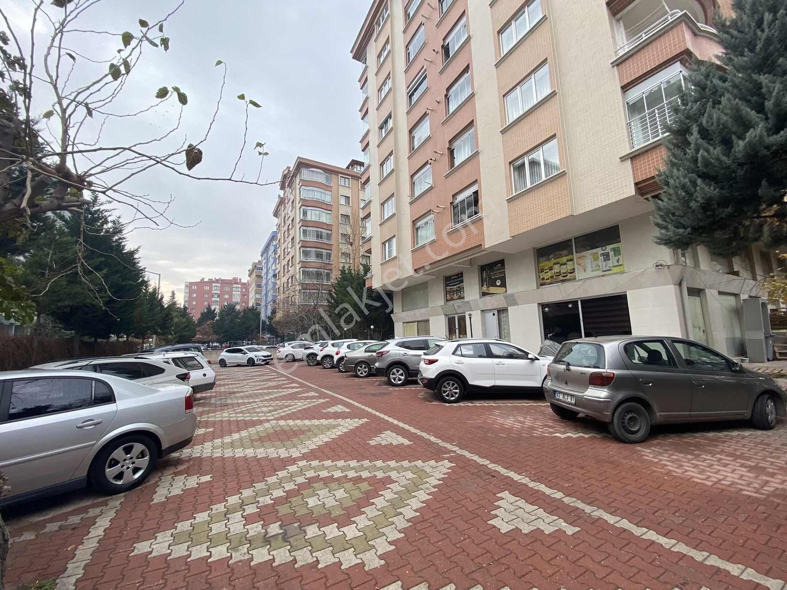 Demiryolu Caddesi Üzeri, Merkezi Konumda Geniş 3+1 Daire! - Görsel 15