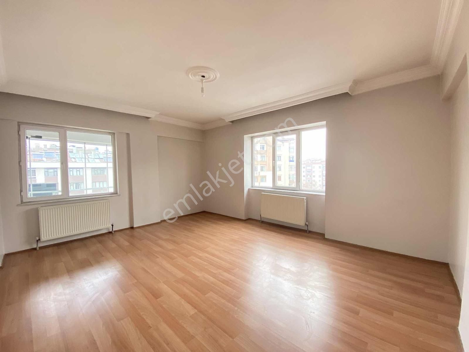 Demiryolu Caddesi Üzeri, Merkezi Konumda Geniş 3+1 Daire! - Görsel 16