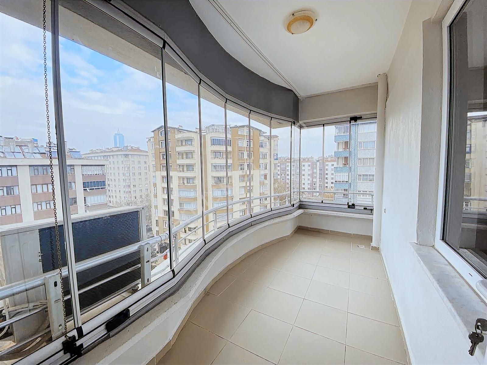 Demiryolu Caddesi Üzeri, Merkezi Konumda Geniş 3+1 Daire! - Görsel 23