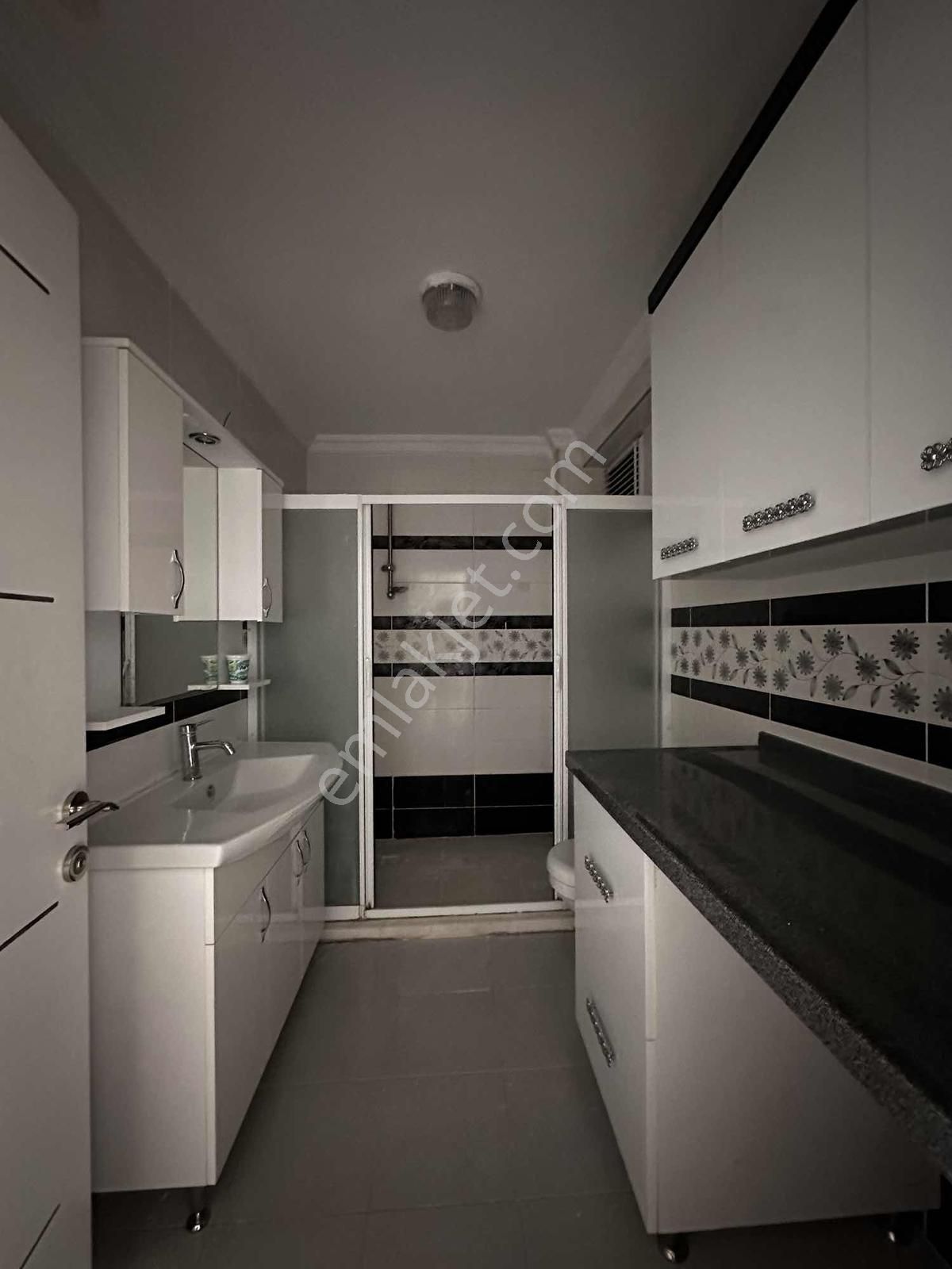 Afyon Özsu Emlak'tan Selçuklu Mahallesinde 4+1 Kiralık Daire - Görsel 18