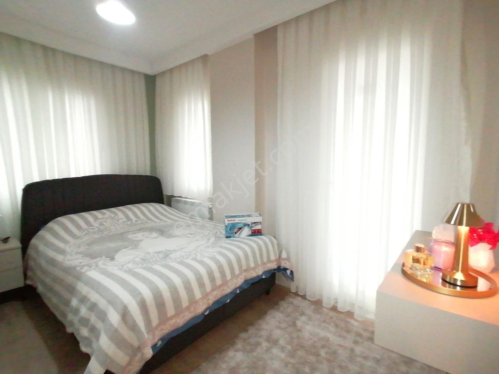 Emfadan Baraj Yolunda D.gazlı Sıfır Ultra Lüks Eşyalı 1+1 Daire - Görsel 12