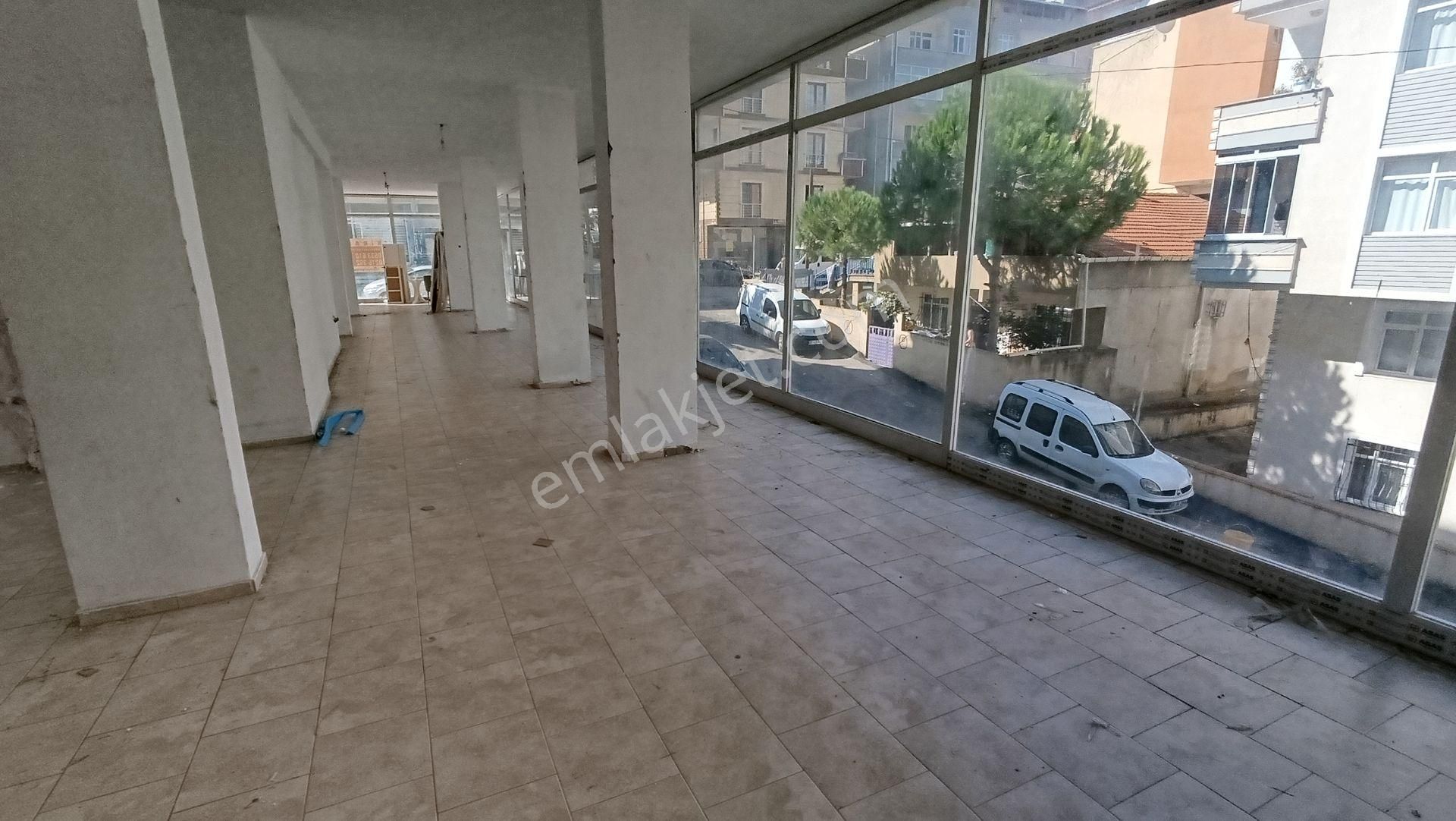 Pendik Esenyalı Kiralık Uygun Ana Cadde Yol Üstü Düz Ayak 250m2 Dükkan Spotaj Yok Fatura Kesilir - Görsel 27