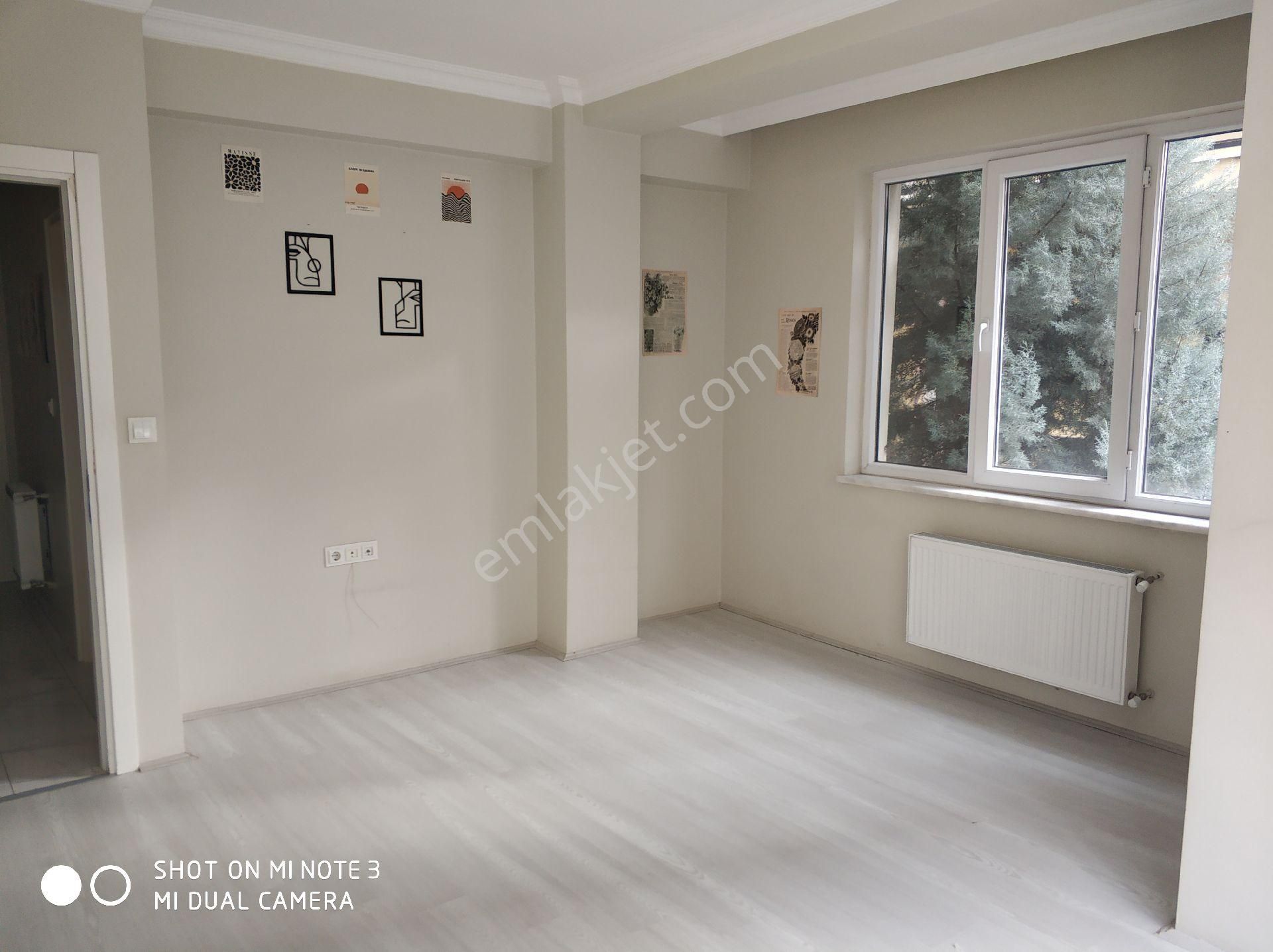 Bahçelievler Mahallesi'nde Kiralık 2+1 Asansörlü Balkonlu Bakımlı Daire - Görsel 5