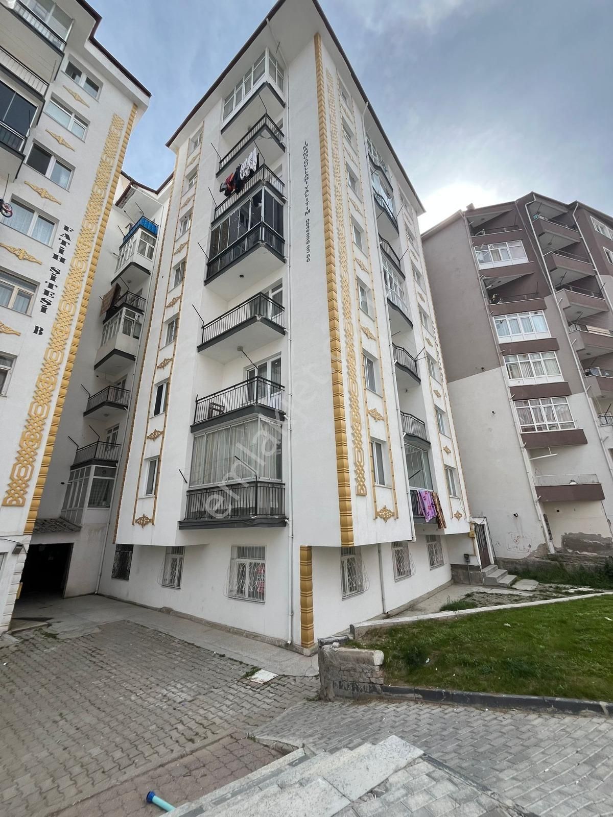 Çarşı Merkezde 3+1 Eşyalı Kiralık Daire ***burcu Emlaktan ***