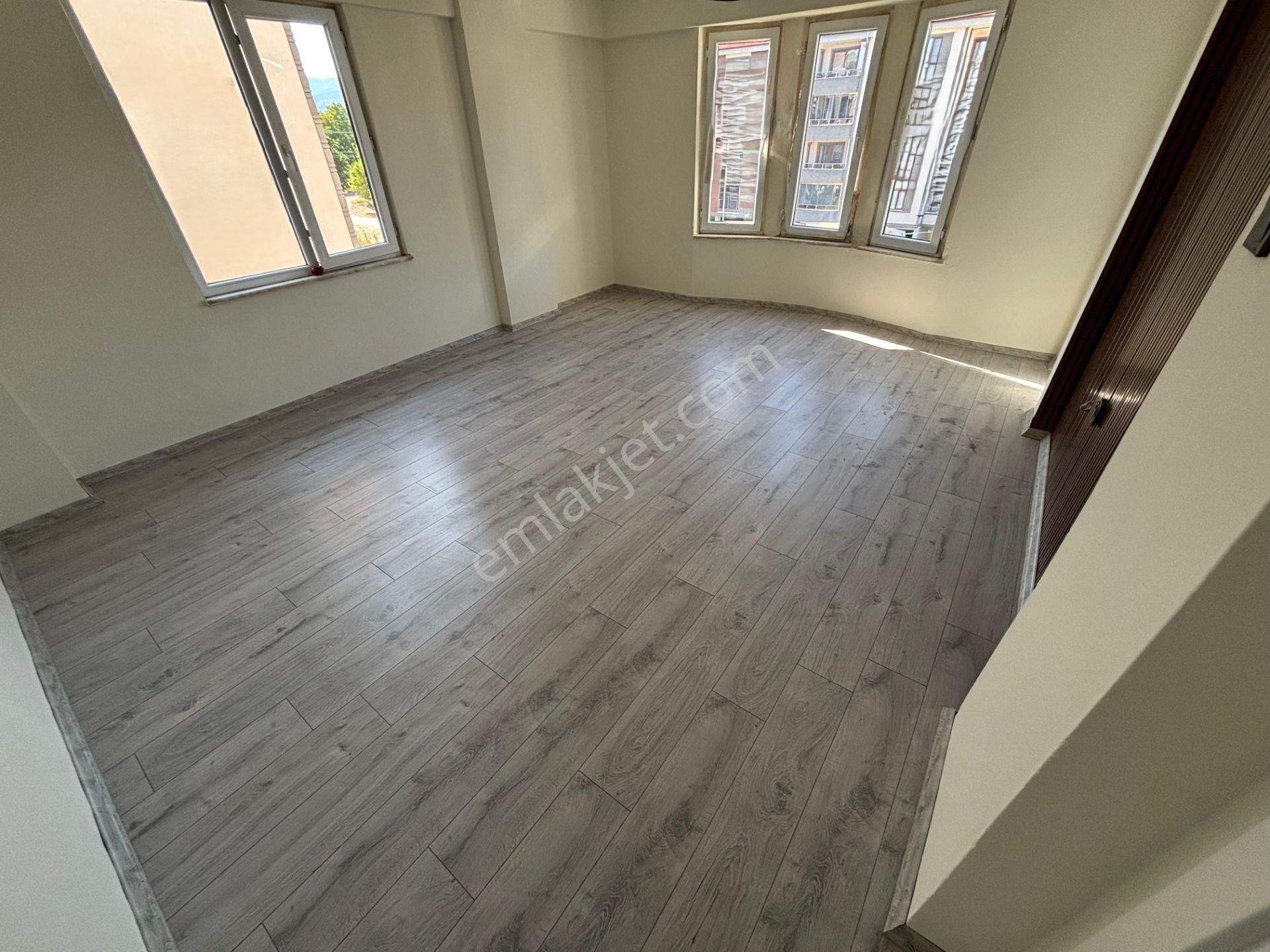 Akçay Artı Emlak'tan İkizçay'da 3+1 Masrafsız Ara Kat Daire - Görsel 18