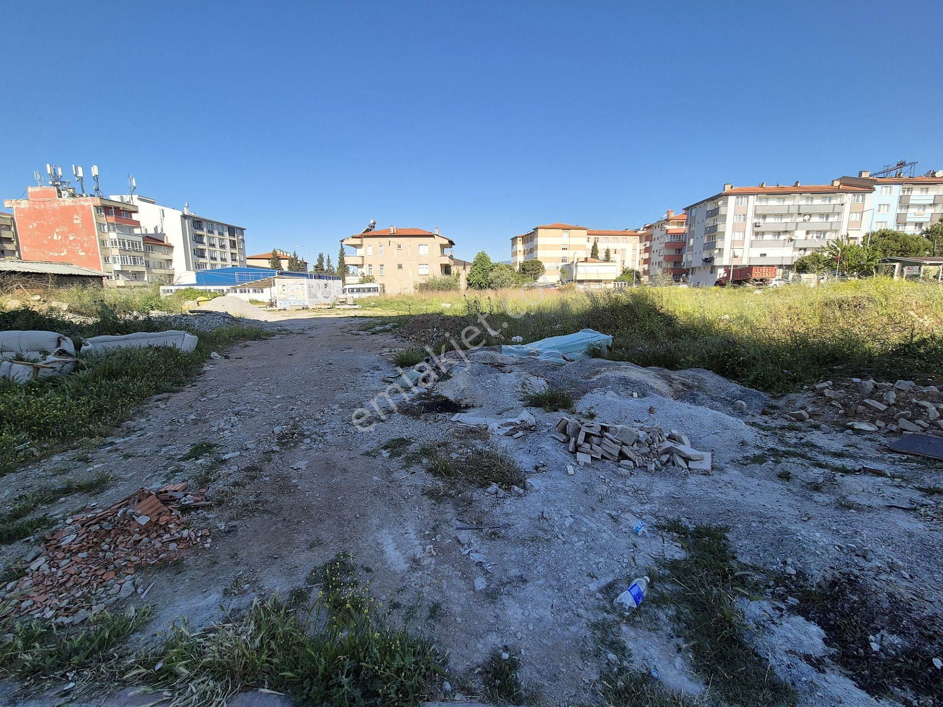 Akçay Artı Emlak'tan Edremit Gazicelal'de Satılık 1065m2 Arsa