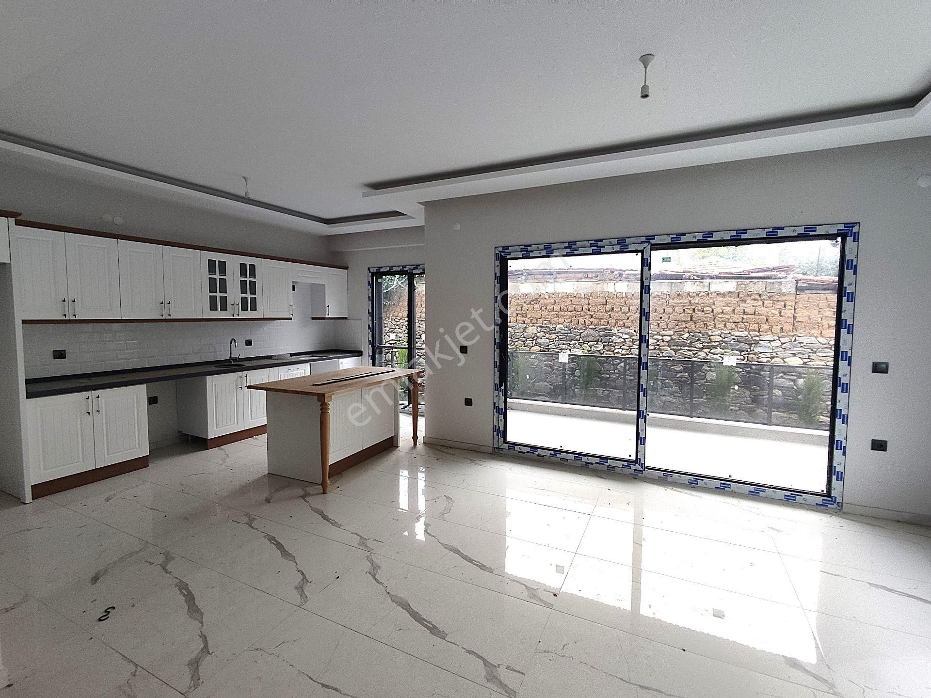 Tek Yetkili Artı Emlak'tan Kızılkeçili'de Satılık 4+1 Lüks Villa - Görsel 12