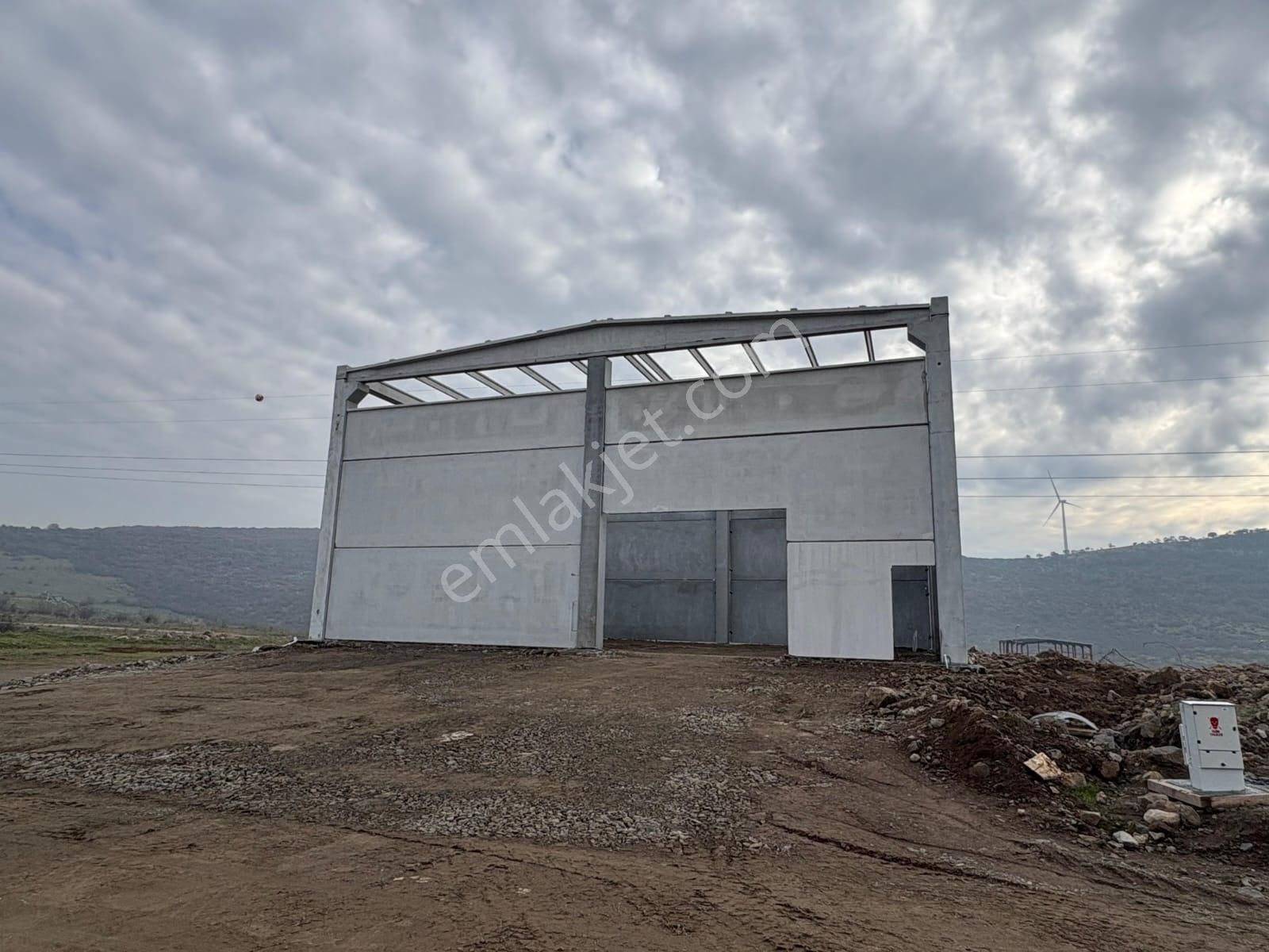 Artı'dan Atatepe Sanayisinde Satılık 400 M2 Köşe Dükkan Takaslı