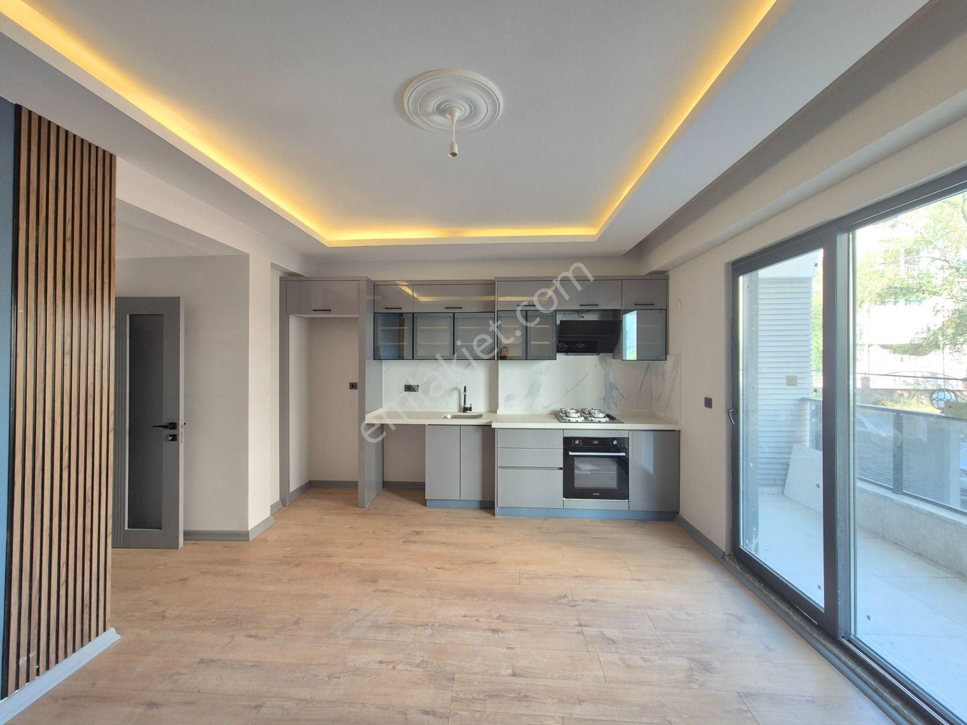 Akçay Artı Emlak'tan Altınkum'da Ebeveyn Banyolu 2+1 Lüks Daire
