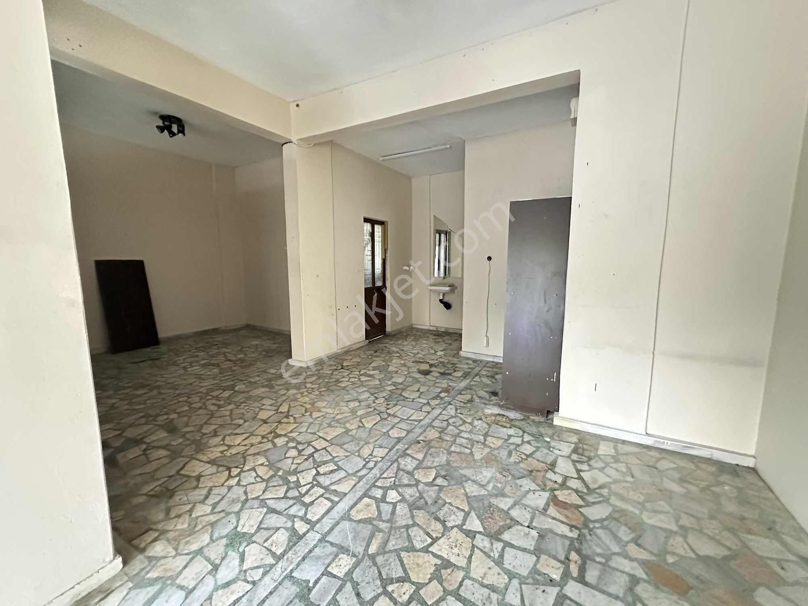 İhsaniye De Kiralık Dükkan - Görsel 2