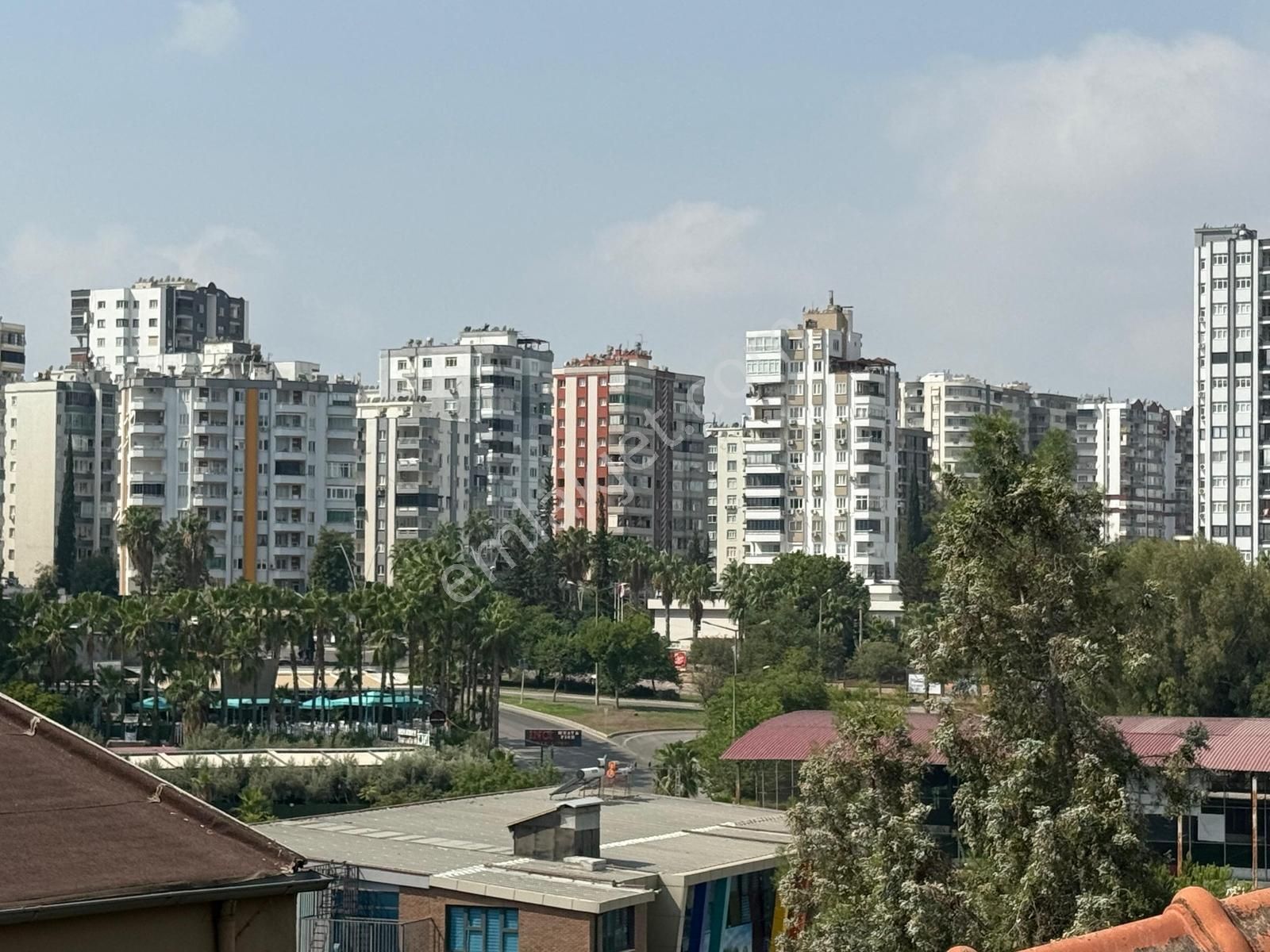 Karslılar'da Trt Cvr 5+2/3 Mutfak/3 Banyo/bahçeli/forleks Villa