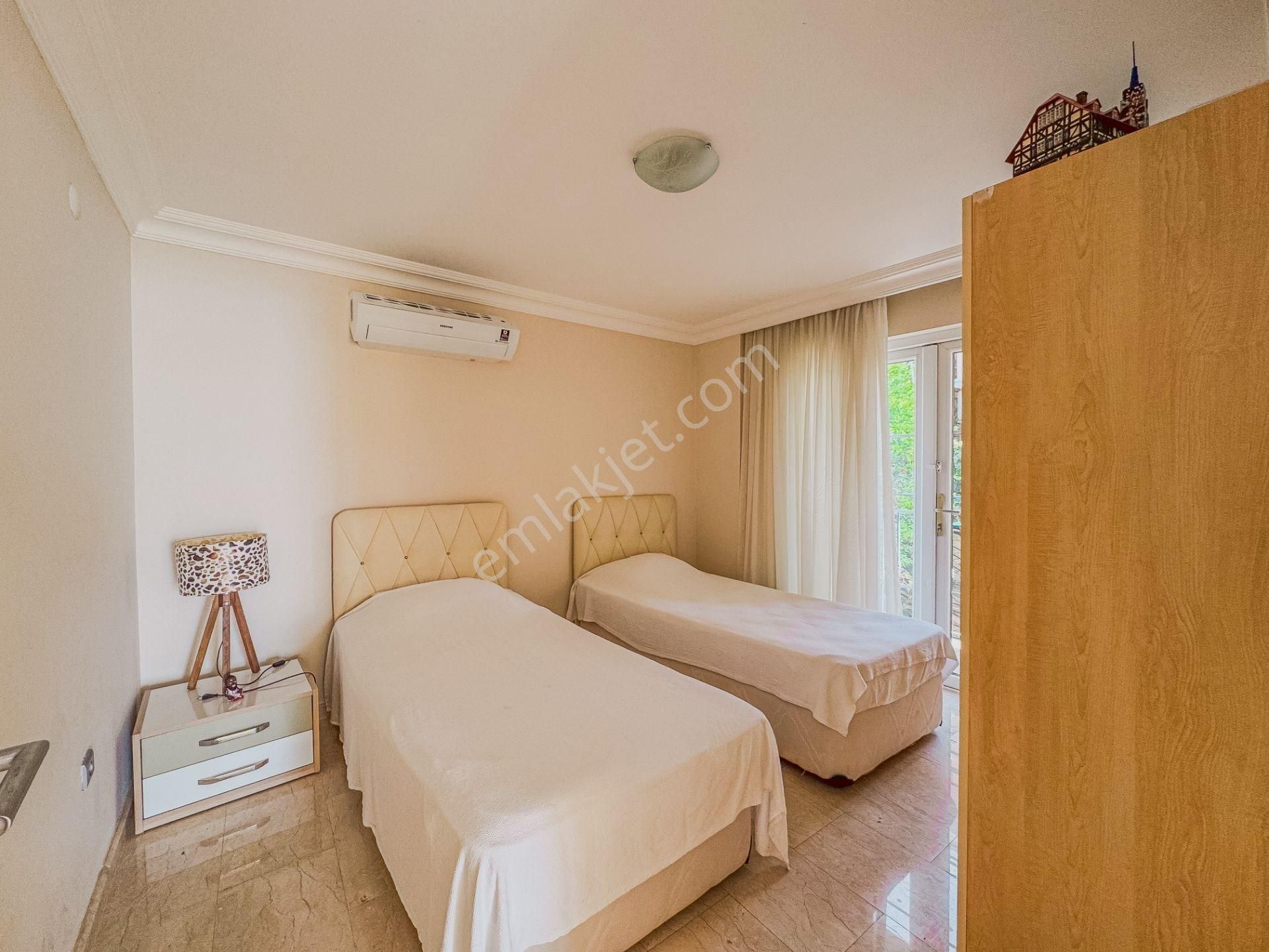 Alanya Tepe’de Muhteşem Manzaralı Havuzlu 4+1 Lüks Villa - Görsel 17