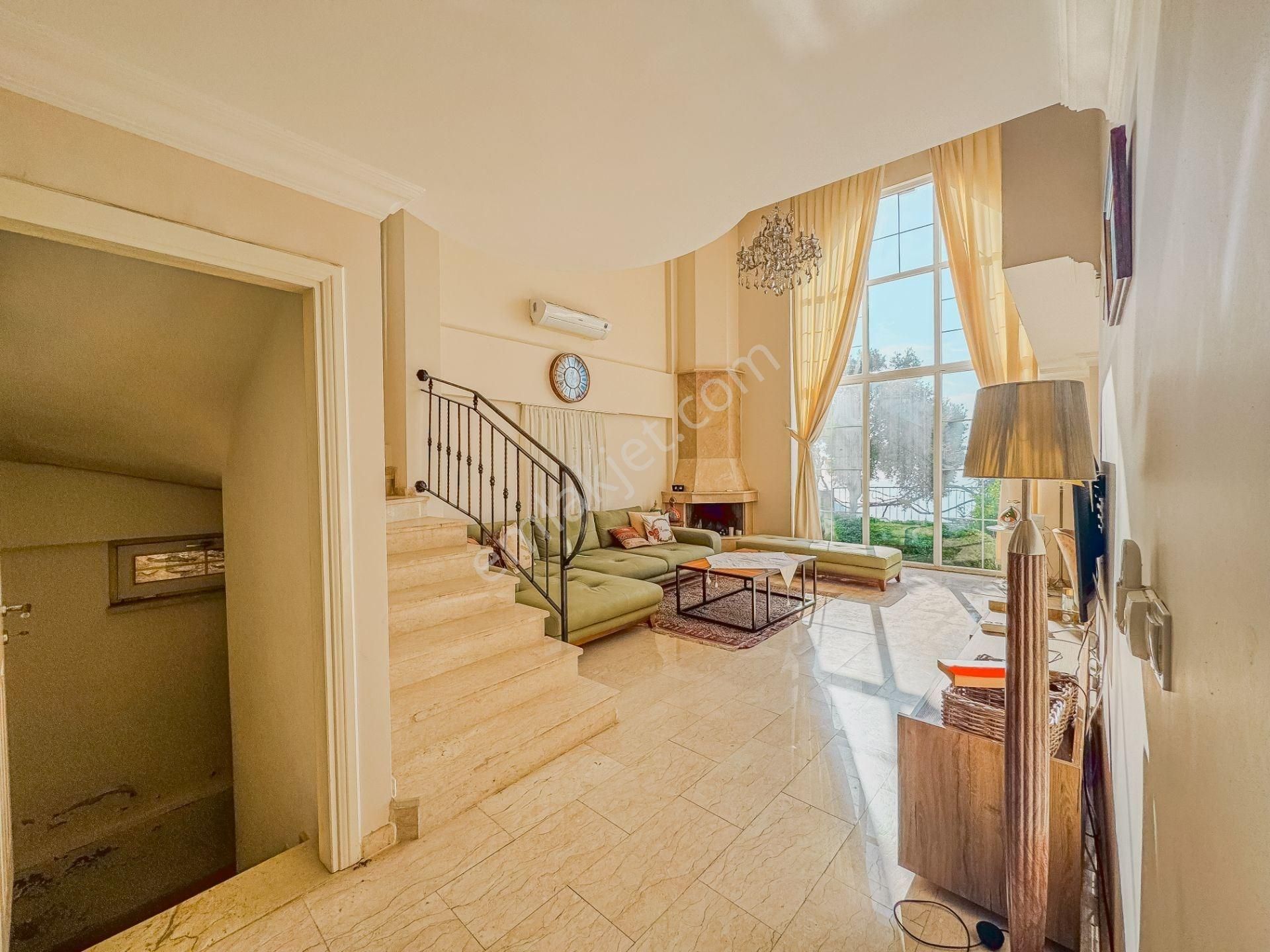 Alanya Tepe’de Muhteşem Manzaralı Havuzlu 4+1 Lüks Villa - Görsel 6