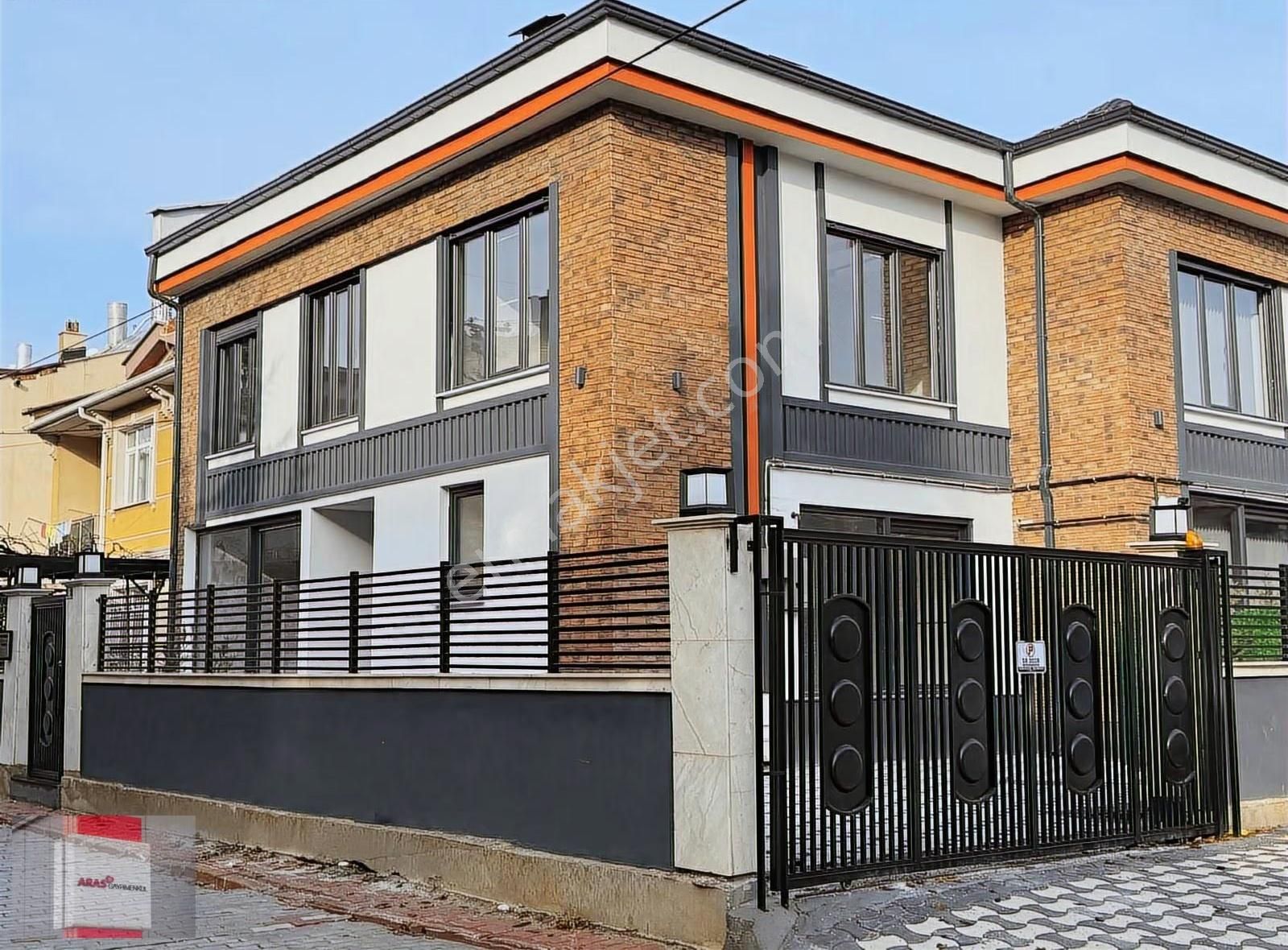 Aras Gyo'dan Şehrin Gözde Mah. Sakarya Da 3+1 Ultra Lüx Villa