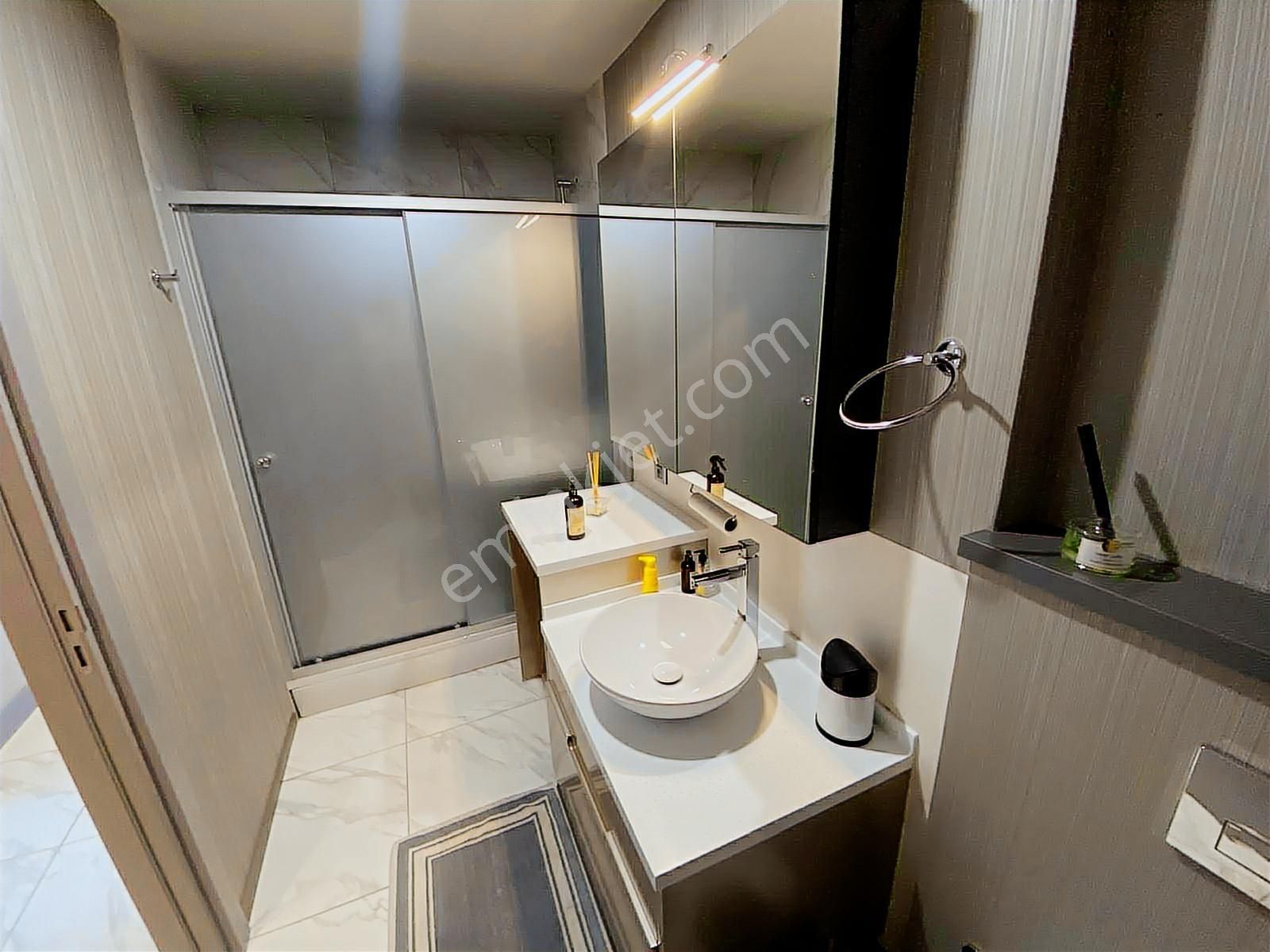 İstmarina Kiralık 3,5+1 Kısmi Eşyalı Özel Dekorasyonlu - Görsel 9