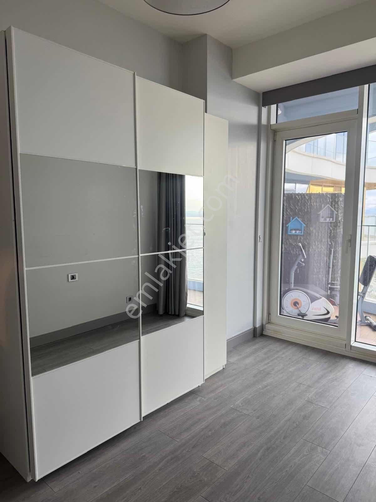 İstmarina Kiralık 3,5+1 Kısmi Eşyalı Özel Dekorasyonlu - Görsel 10
