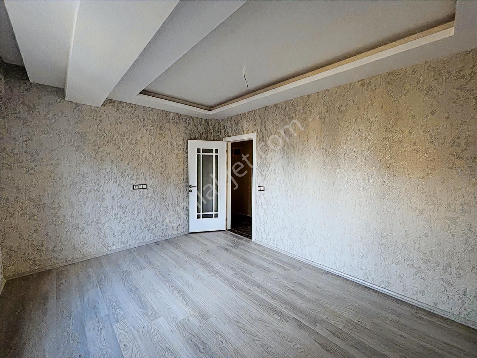 Uluğbey Mah. Cadde Üzeri, Lüks Site İçinde Satılık 3+1 Daireler - Görsel 3