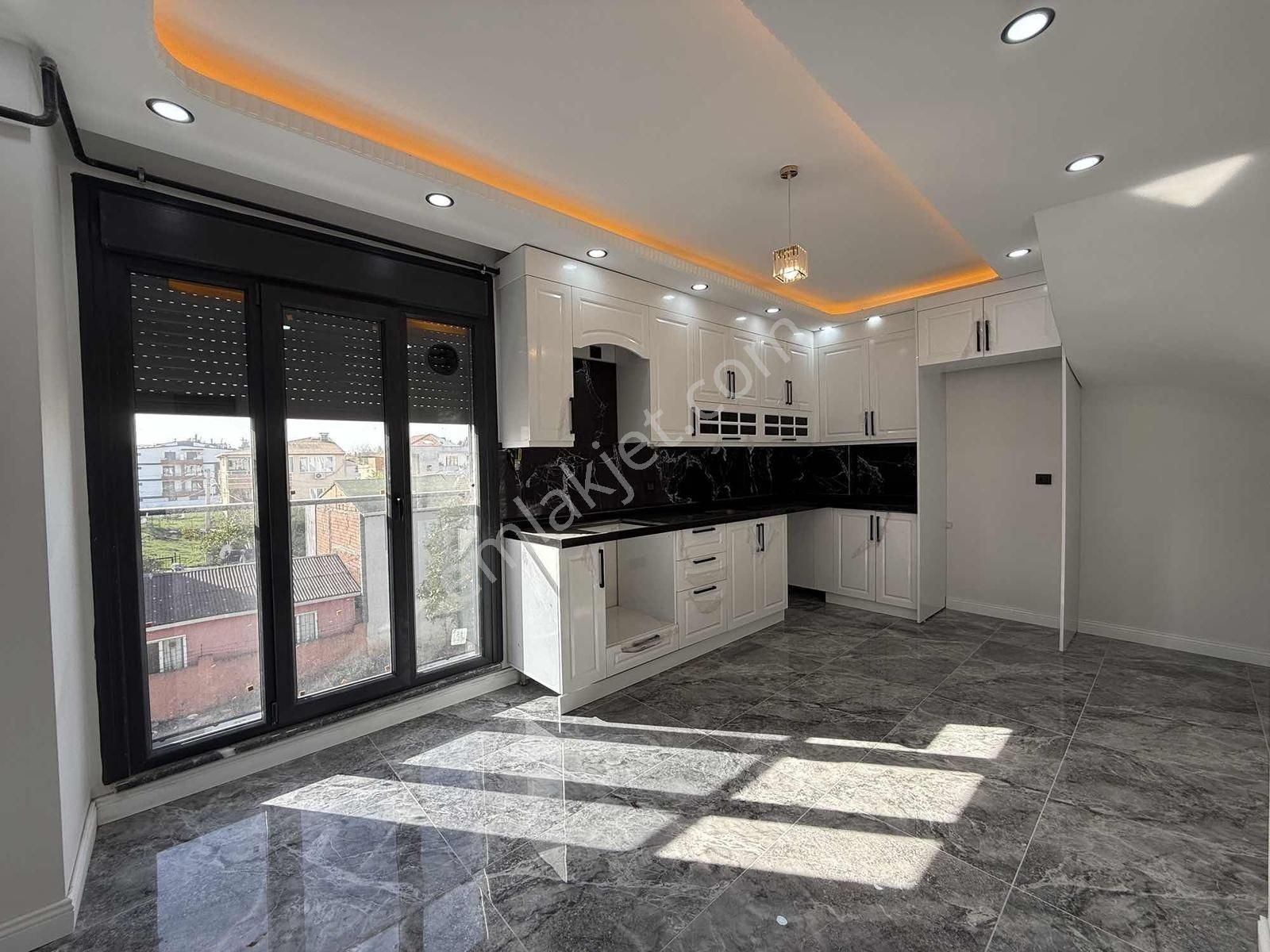 Bayramoğlu Mh. Ultra Lüks Yerden Isıtmalı Ferah 3+1 Dubleks