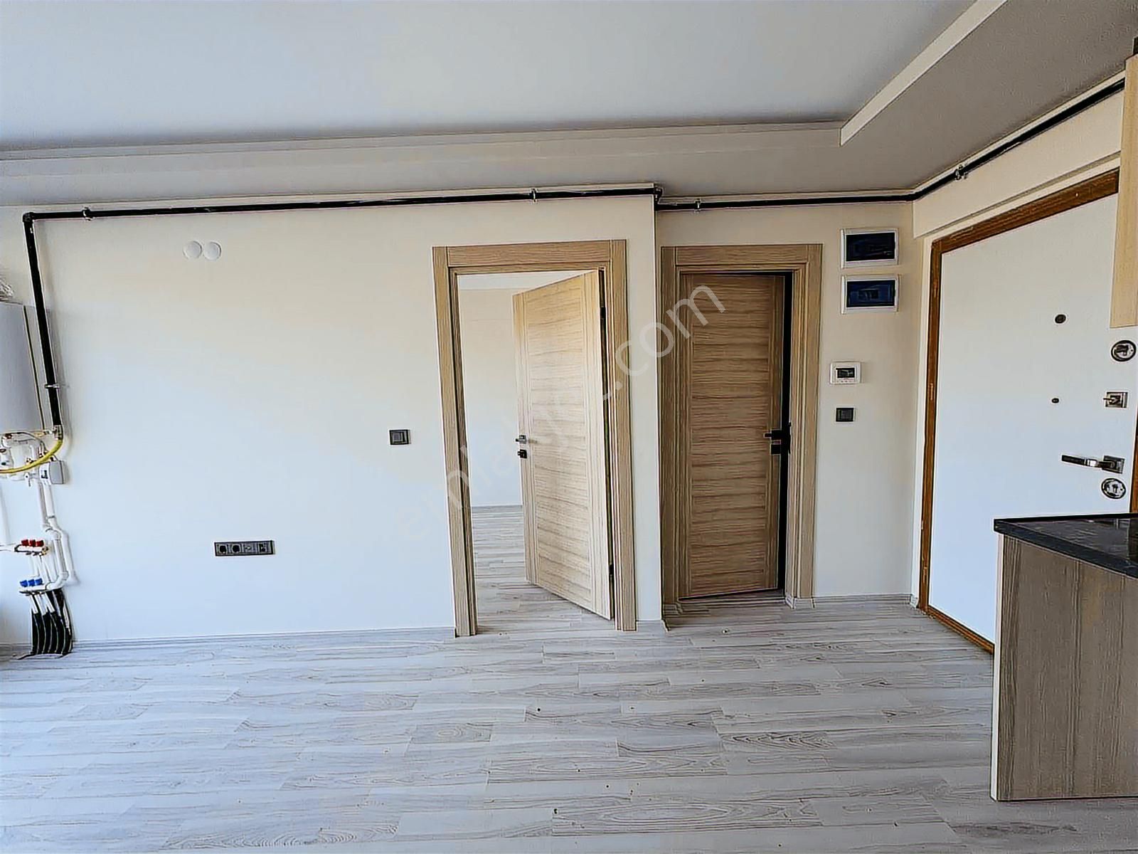 Alaçatı'dan Ara Katta/iskanlı/bulvara Yakın 1+1 Kiralık Daire - Görsel 14
