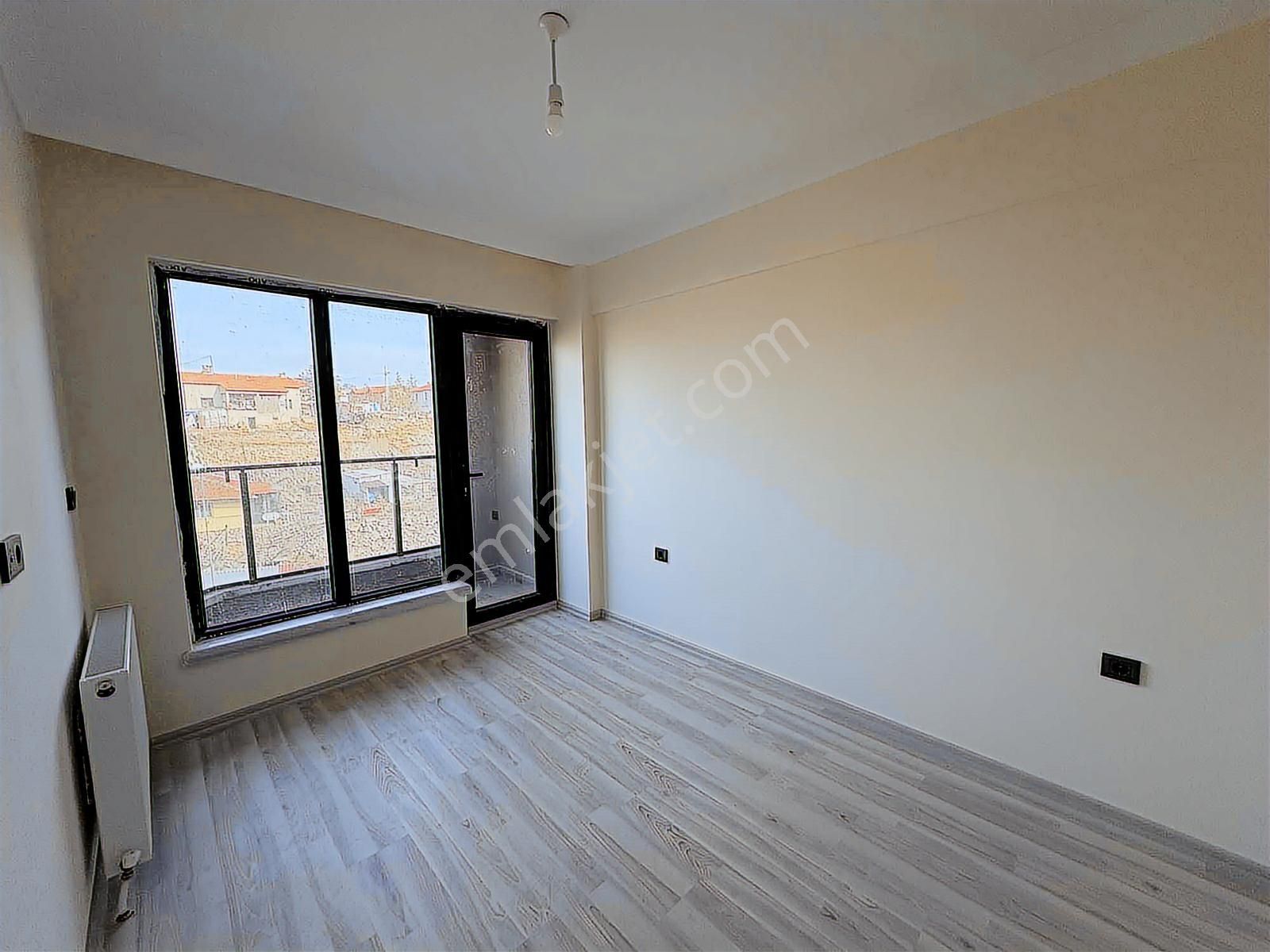 Alaçatı'dan Ara Katta/iskanlı/bulvara Yakın 1+1 Kiralık Daire - Görsel 19