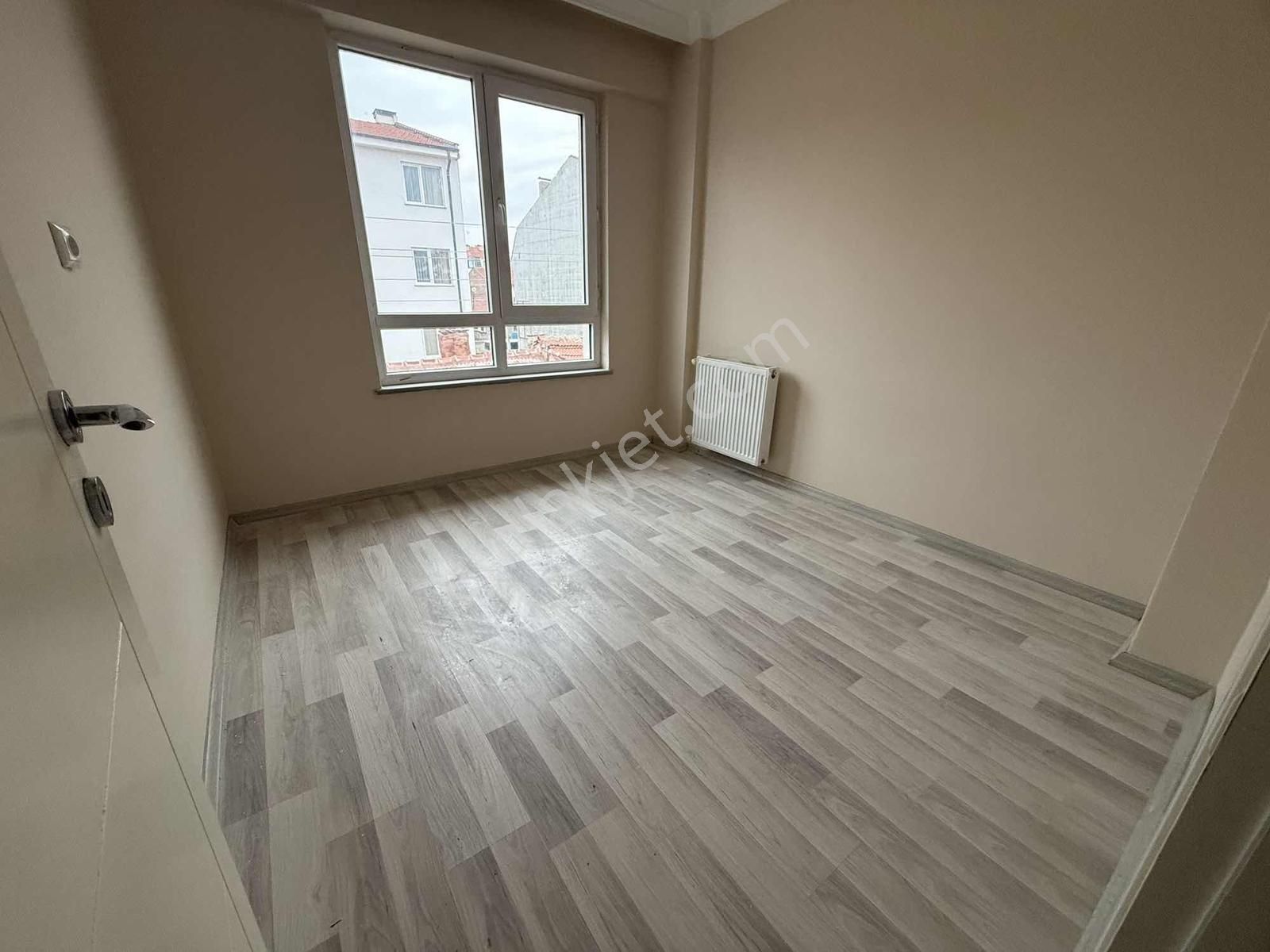 Yeşiltepe Mahallesi Anadolu Üni Yakını Dubleks Kiralık 2+0 Daire - Görsel 4