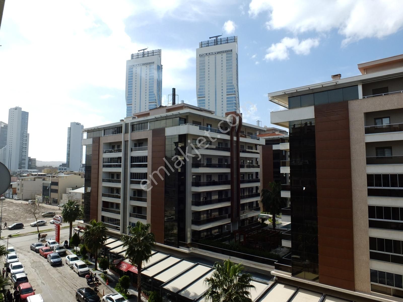 Turyap Bornova'dan Adliye Yakını 3+1 Doğalgaz Kombili Ara Kat..