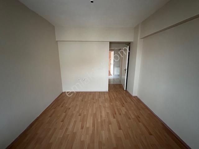 Ahi Mesut Bulvarına Cephe Sitede Anka Gros Karşısı Katta 3+1 - Görsel 30