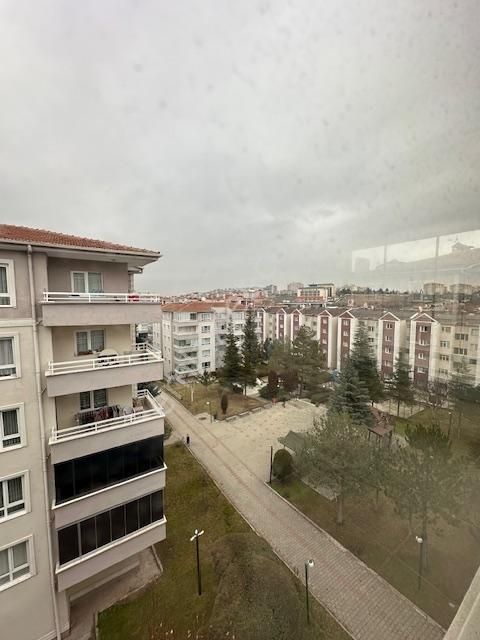 Ahi Mesut Bulvarına Cephe Sitede Anka Gros Karşısı Katta 3+1