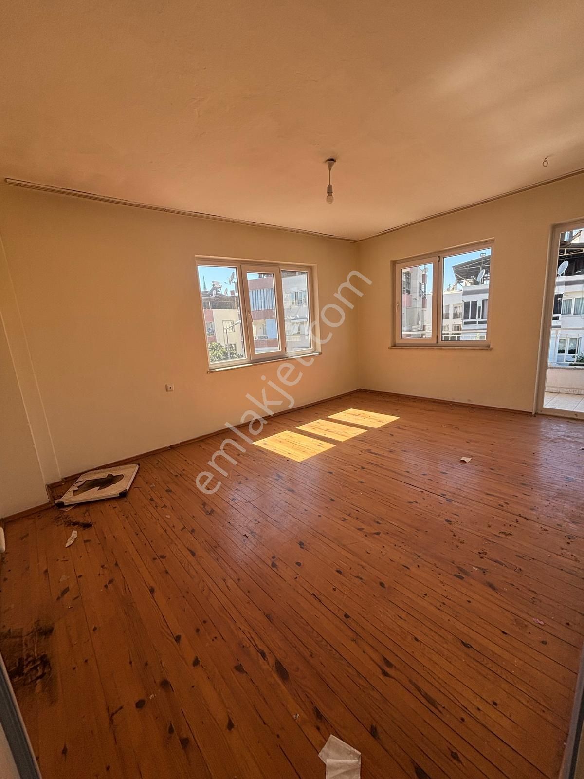 Yeni Mahallede Site İçerisinde Kullanışlı Ve Ferah 3+1 Satılık Daire