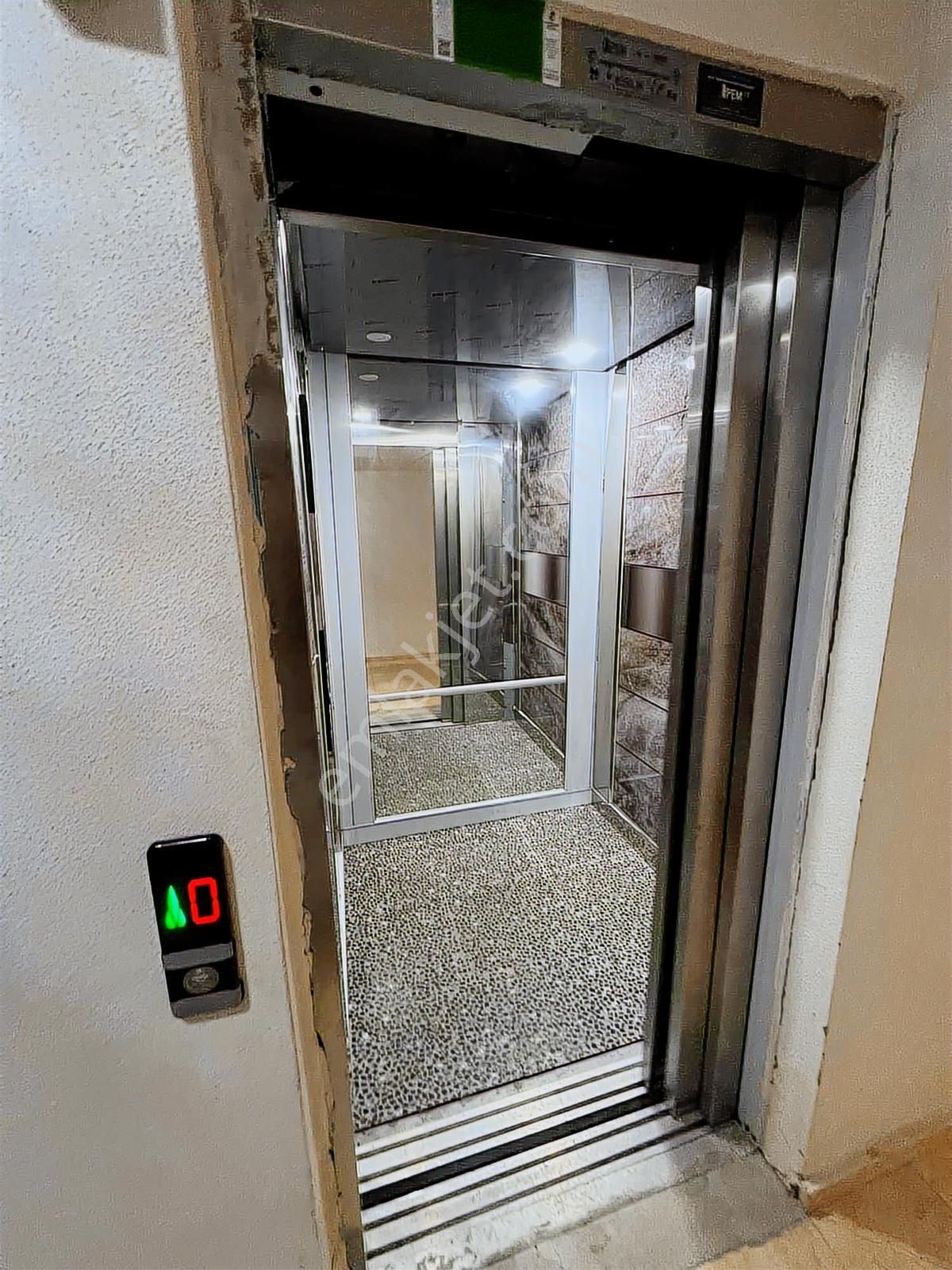 Millet Bahçesi Manzaralı 3+1. Lüks Arakatı - Görsel 4