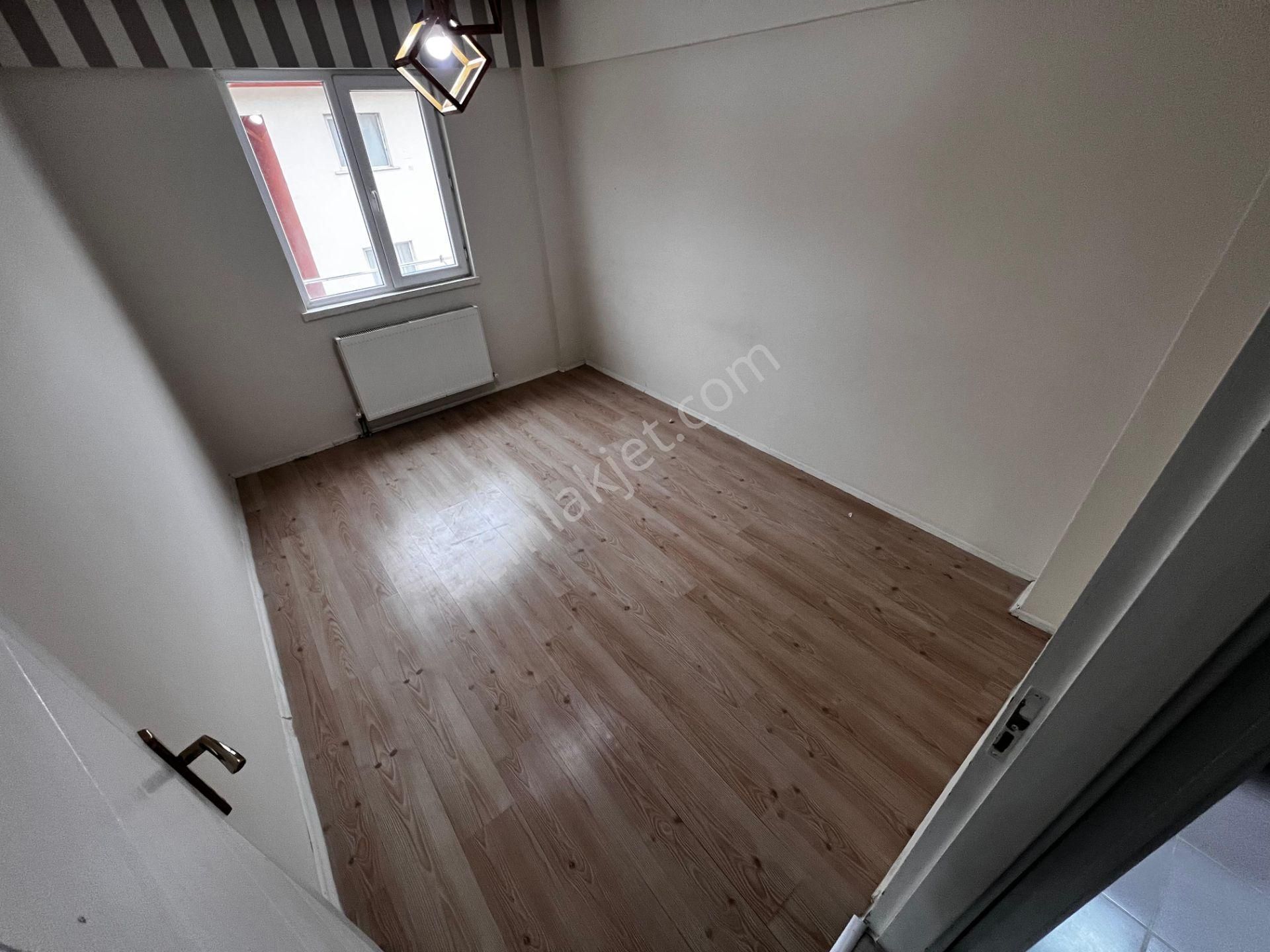 Yılmaz Gayrimenkulden Ful Yapılı 12 Yıllık 1 Kat Kacırılmayacak 3+1 Fırsat Dairesi - Görsel 9