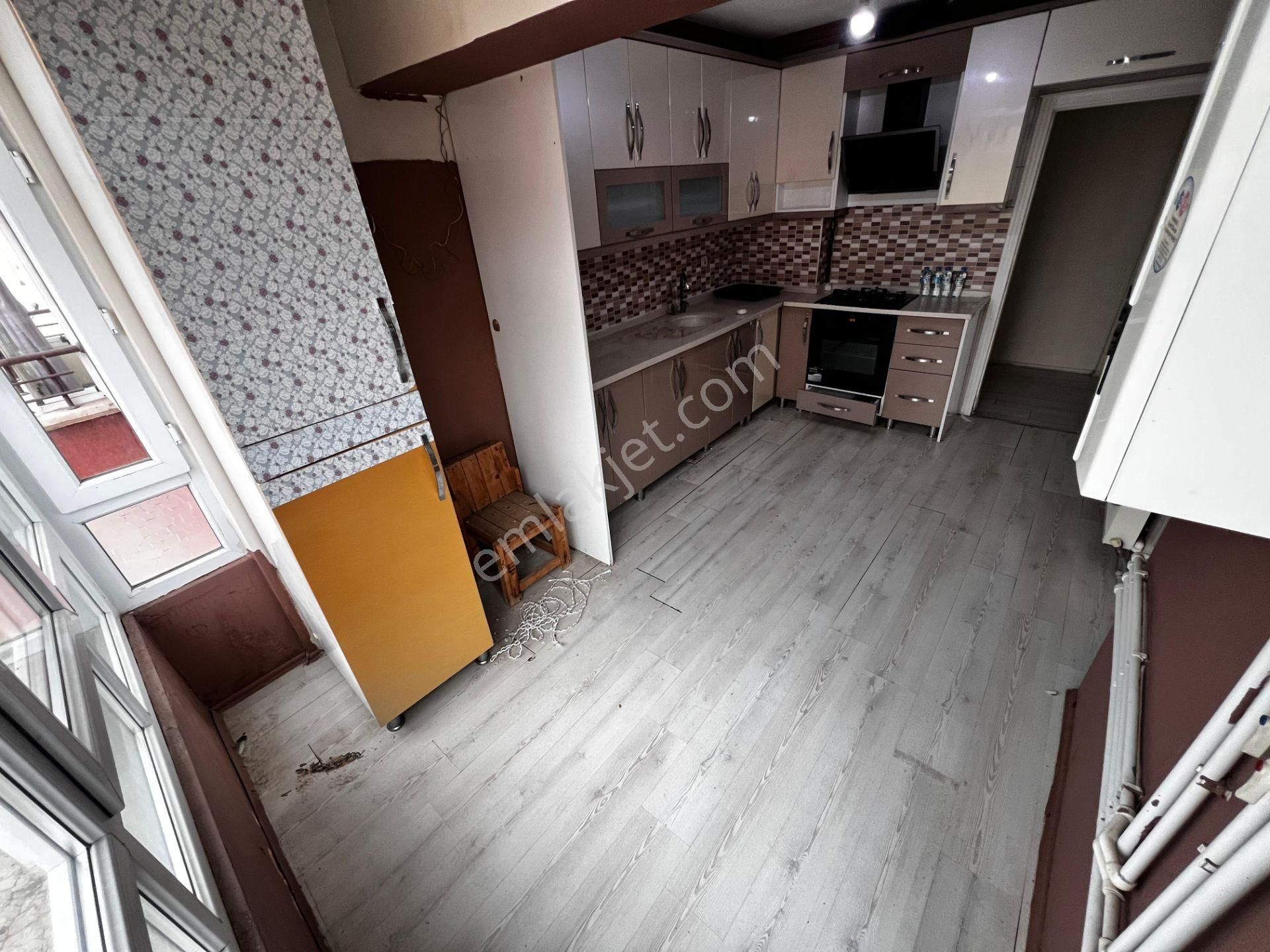 Yılmaz Gayrimenkulden Ful Yapılı 12 Yıllık 1 Kat Kacırılmayacak 3+1 Fırsat Dairesi - Görsel 7