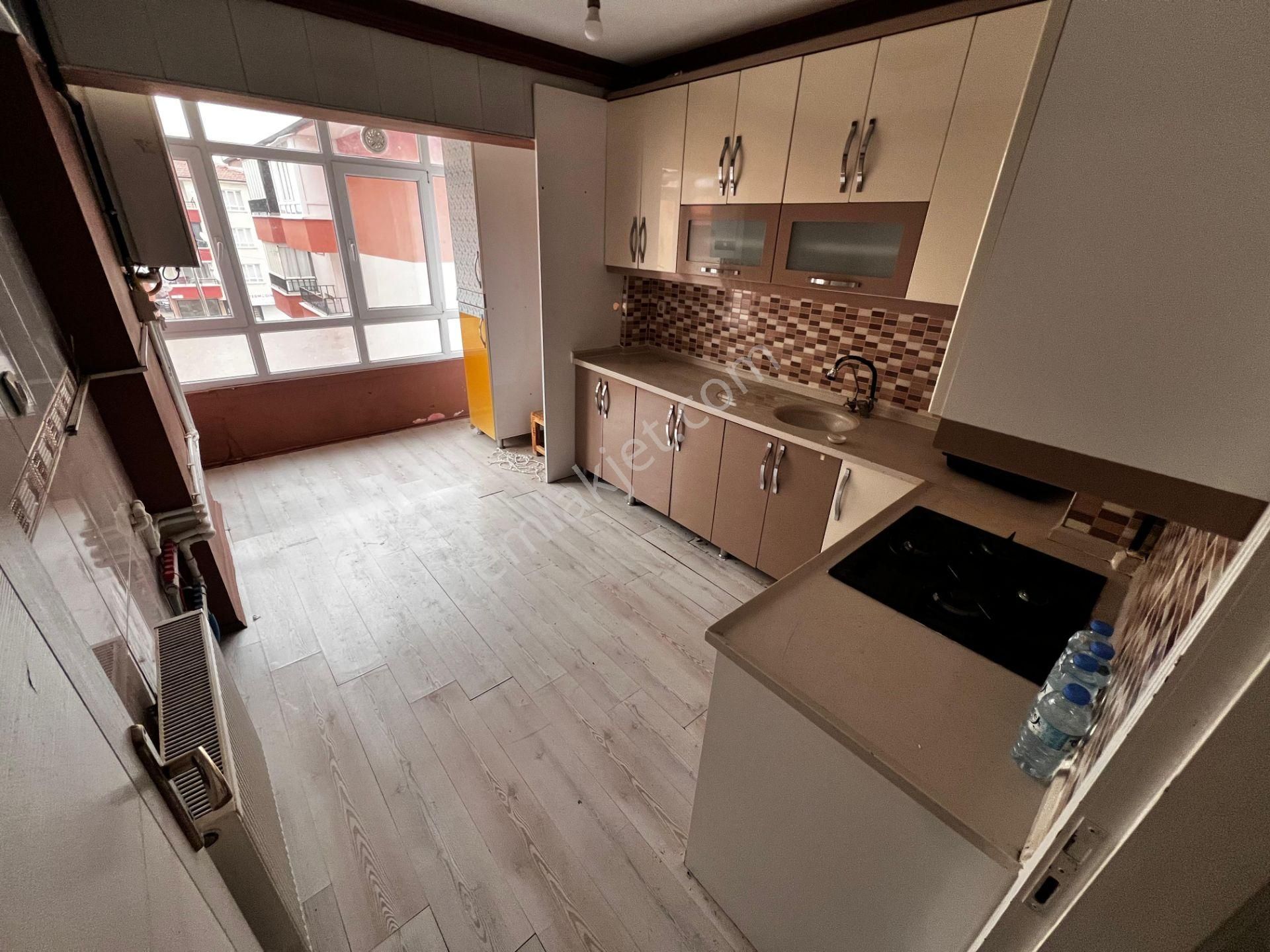 Yılmaz Gayrimenkulden Ful Yapılı 12 Yıllık 1 Kat Kacırılmayacak 3+1 Fırsat Dairesi - Görsel 11