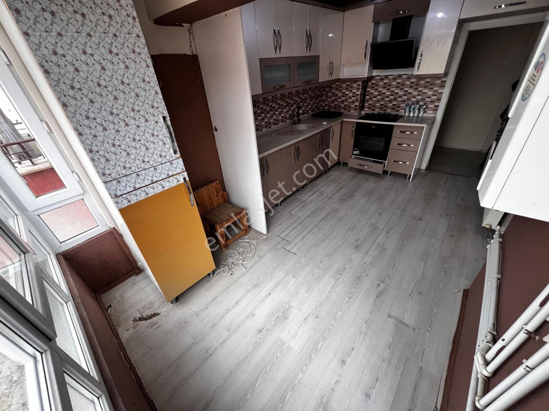 Yılmaz Gayrimenkulden Ful Yapılı 12 Yıllık 1 Kat Kacırılmayacak 3+1 Fırsat Dairesi - Görsel 2