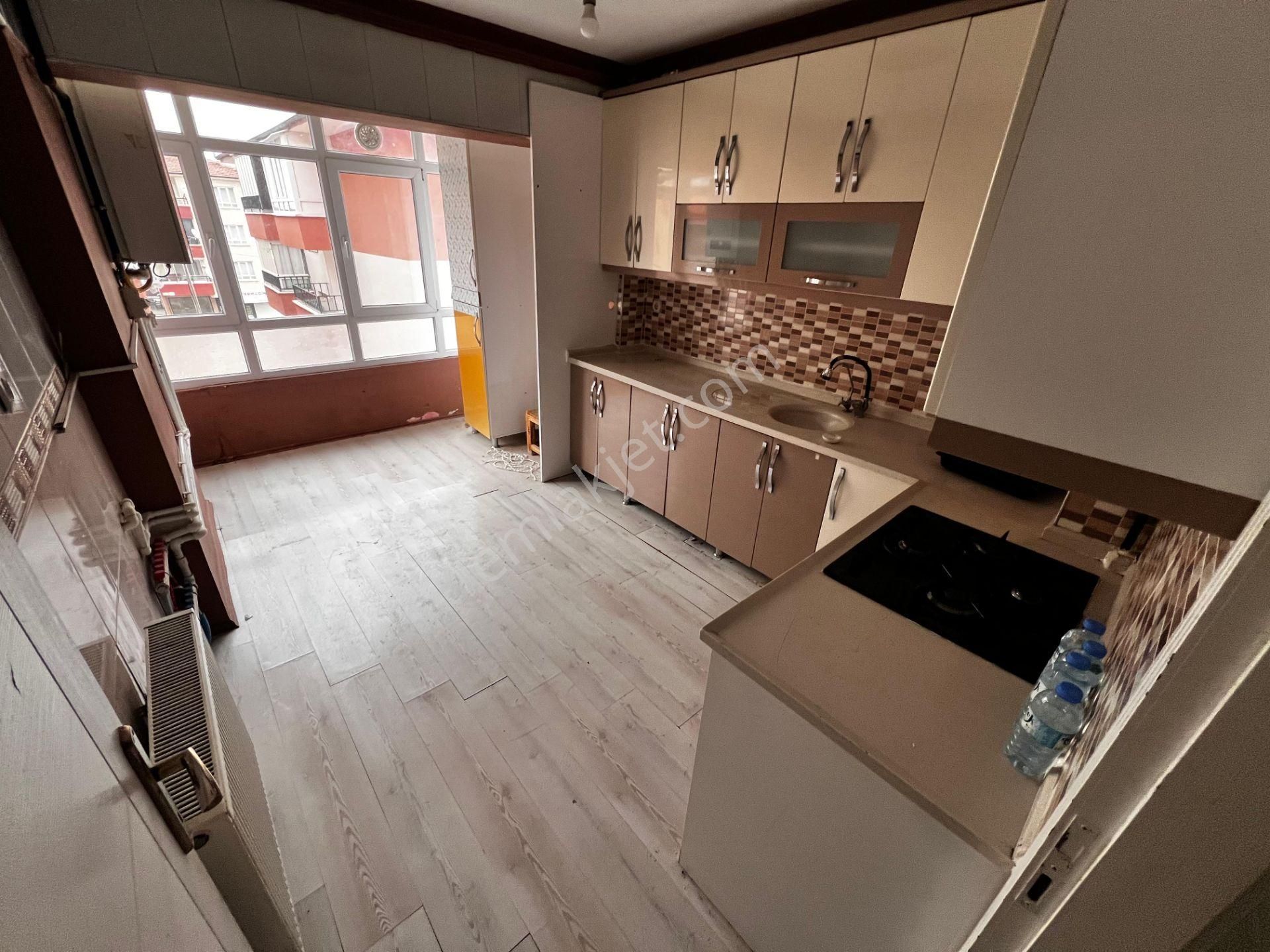 Yılmaz Gayrimenkulden Ful Yapılı 12 Yıllık 1 Kat Kacırılmayacak 3+1 Fırsat Dairesi - Görsel 29