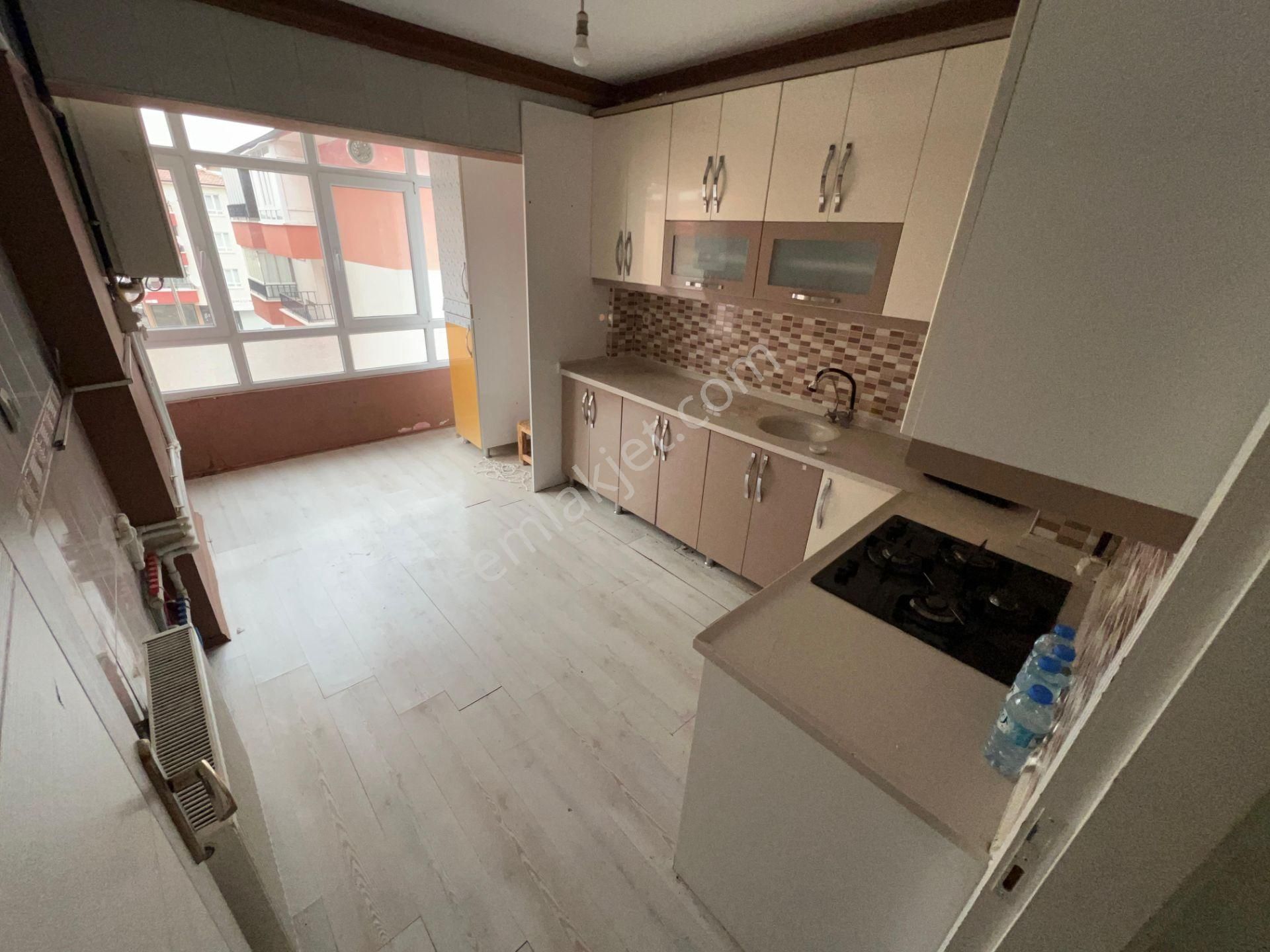 Yılmaz Gayrimenkulden Ful Yapılı 12 Yıllık 1 Kat Kacırılmayacak 3+1 Fırsat Dairesi - Görsel 20