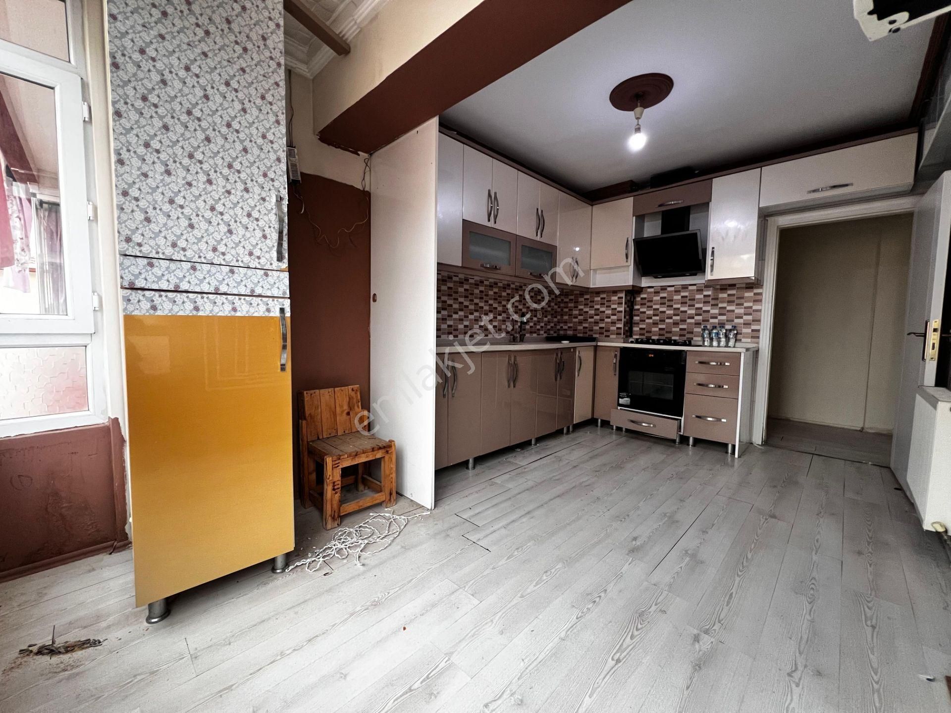 Yılmaz Gayrimenkulden Ful Yapılı 12 Yıllık 1 Kat Kacırılmayacak 3+1 Fırsat Dairesi - Görsel 30